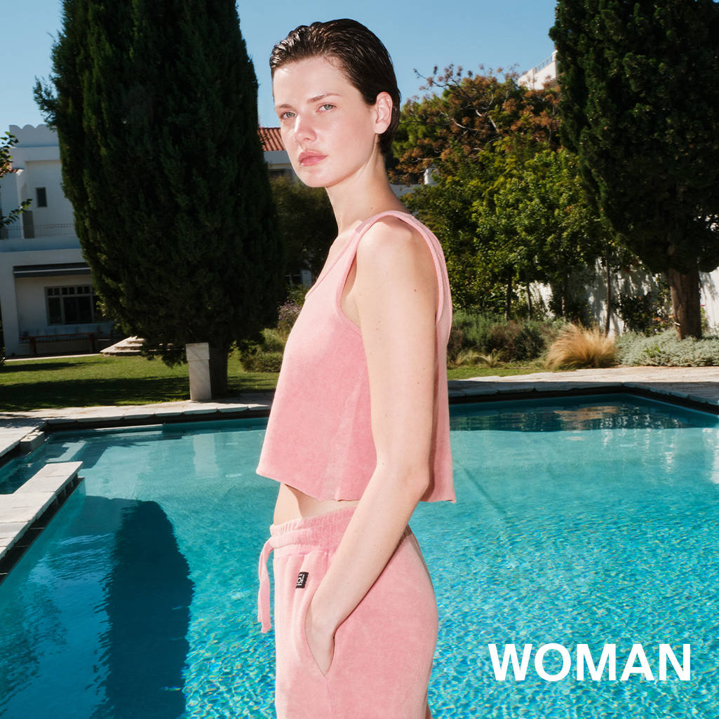 WOMAN