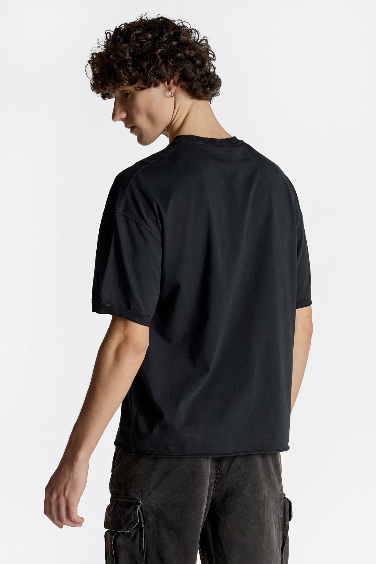 Classic Raw Cut Shortsleeve