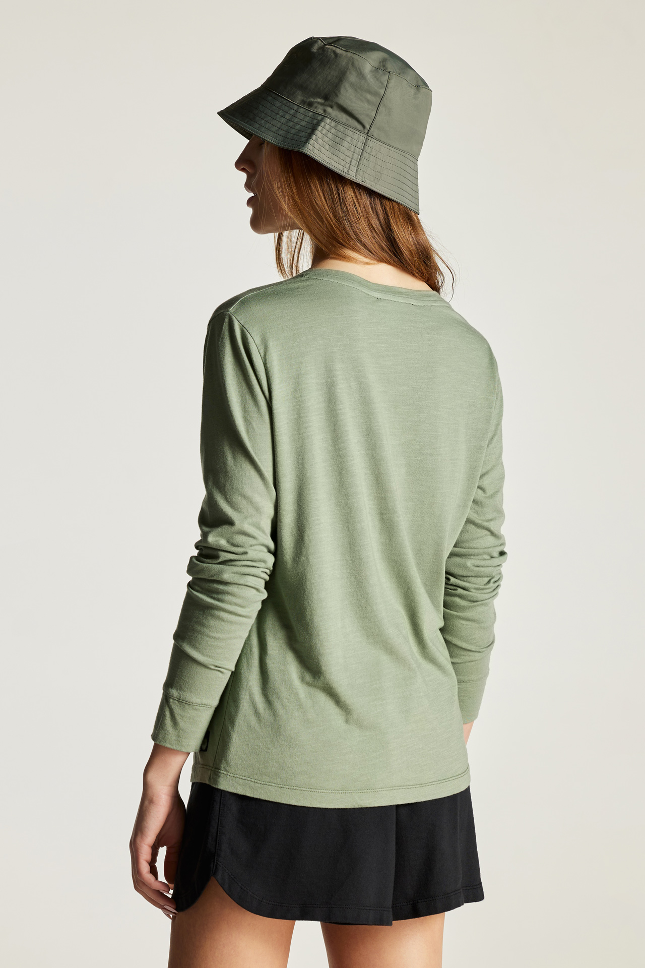 Classic V-Neck Longsleeve