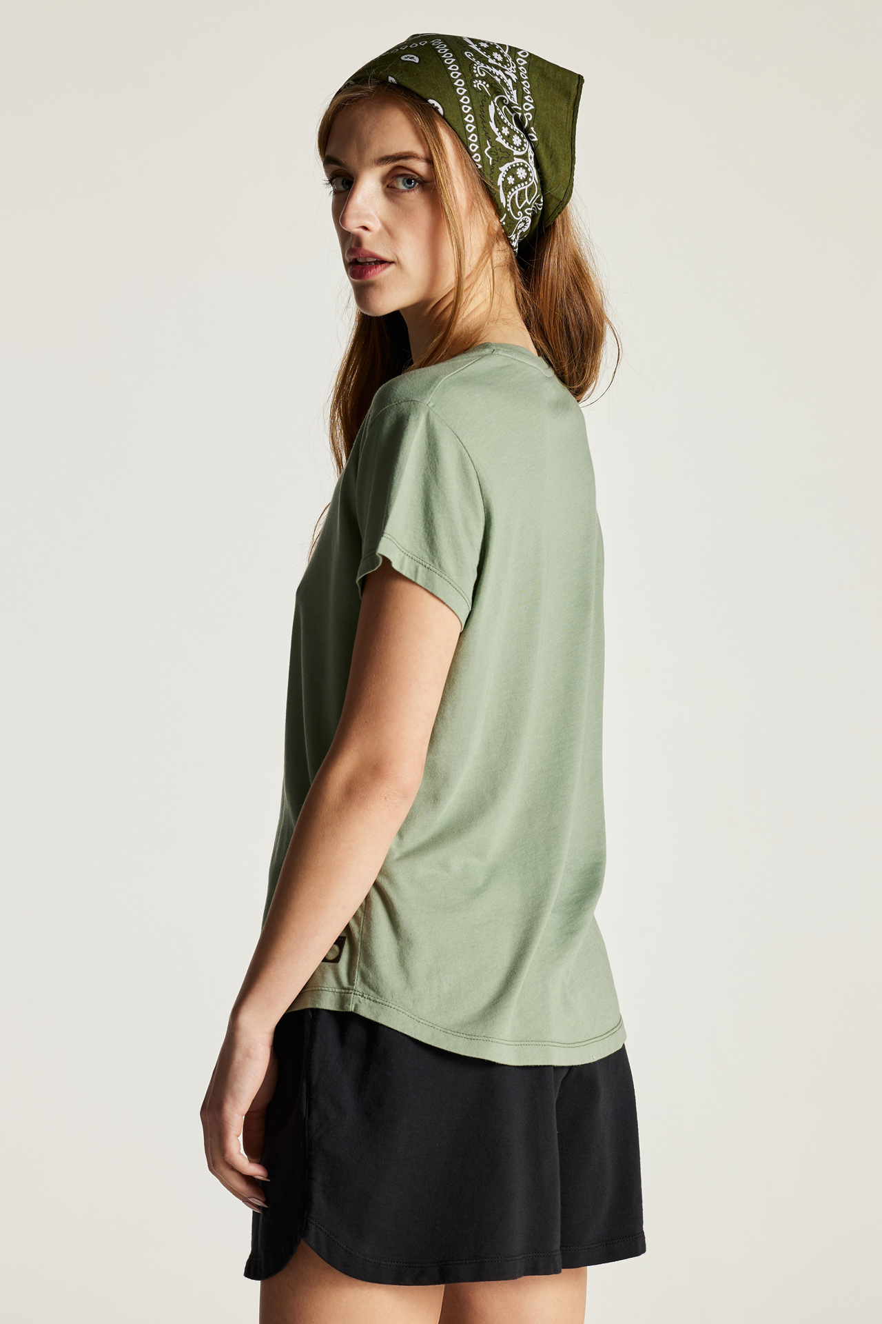 Classic Curved Hem Shortsleeve