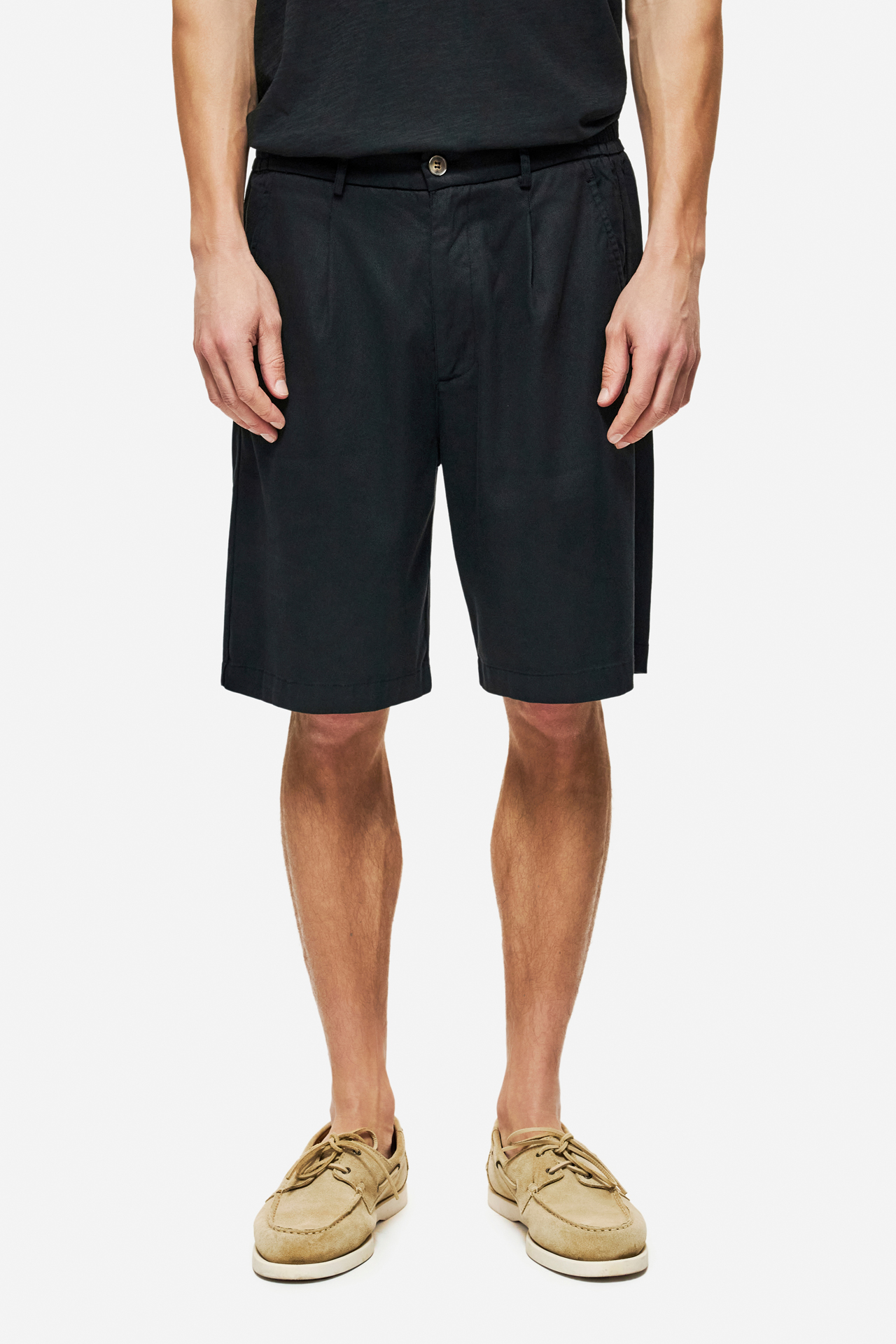 PLEATED BERMUDA