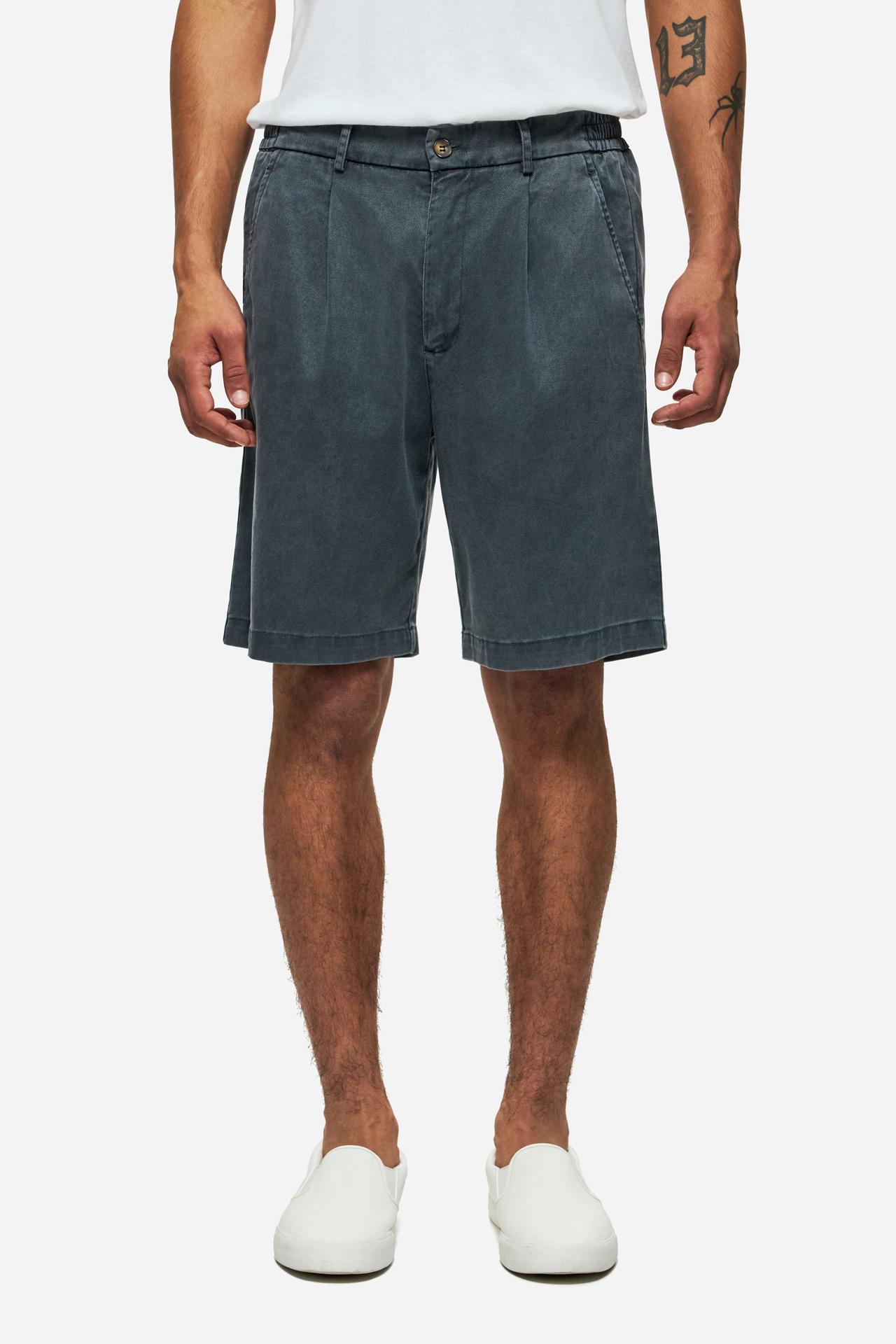 PLEATED BERMUDA