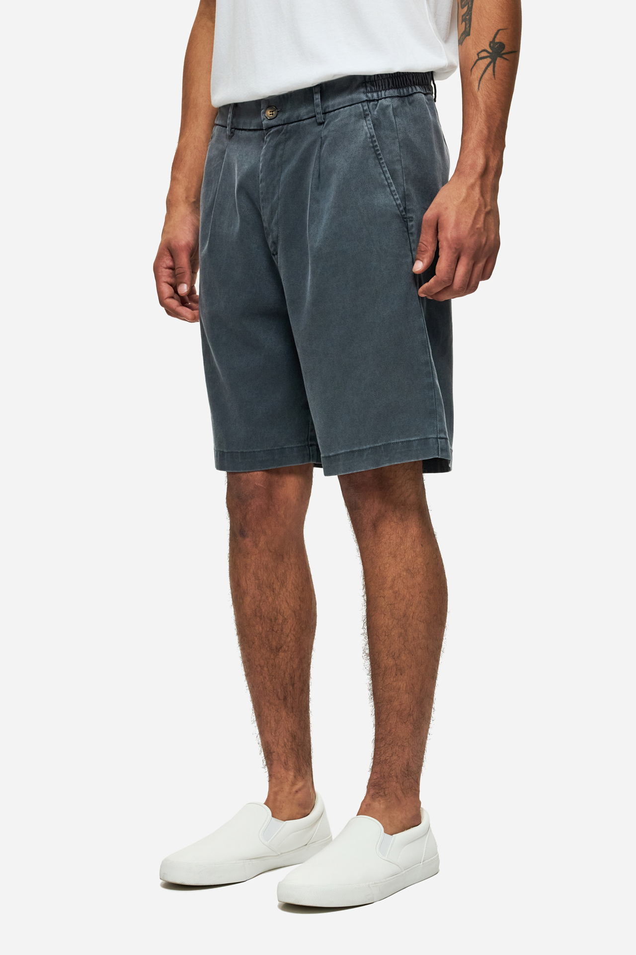 PLEATED BERMUDA