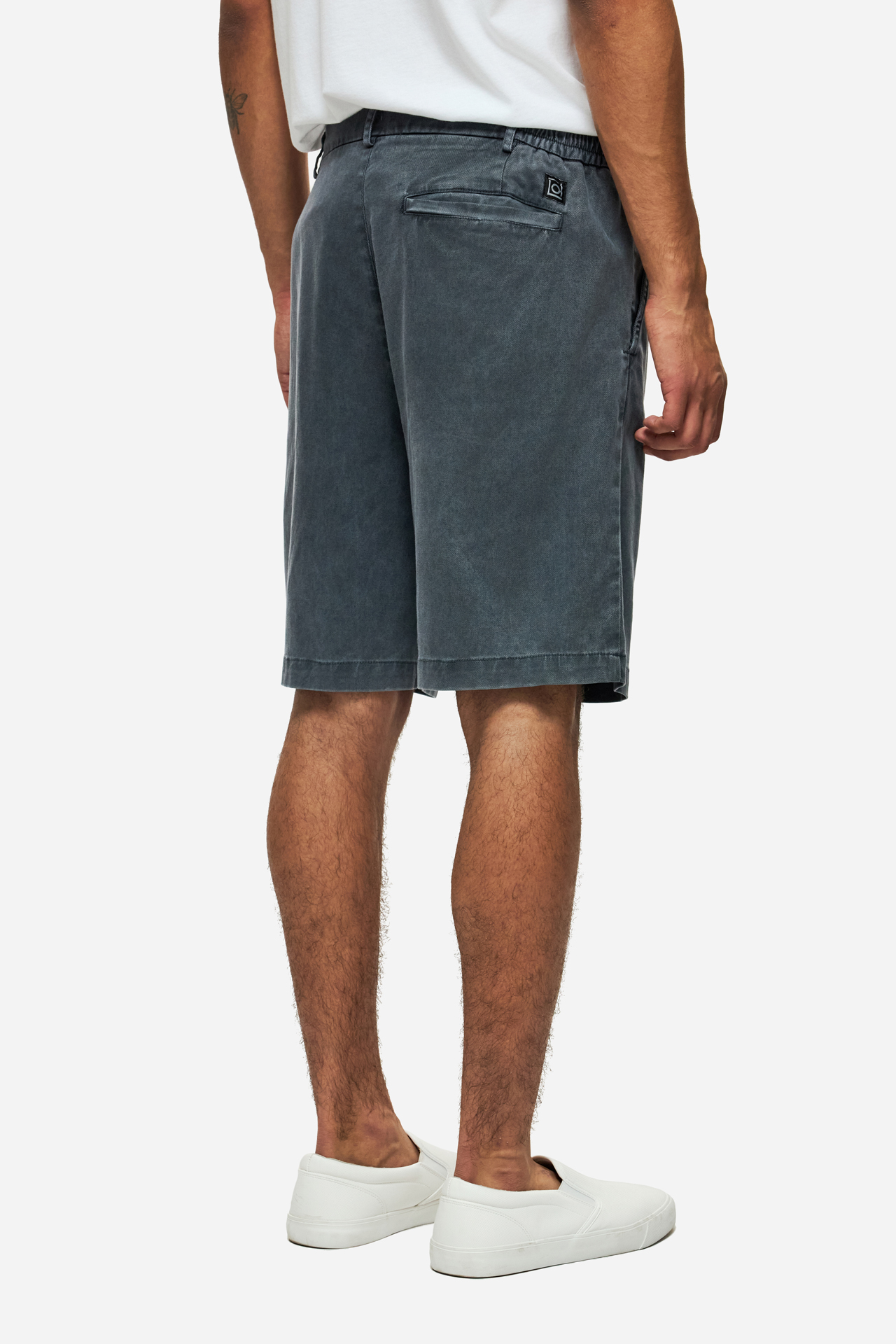 PLEATED BERMUDA
