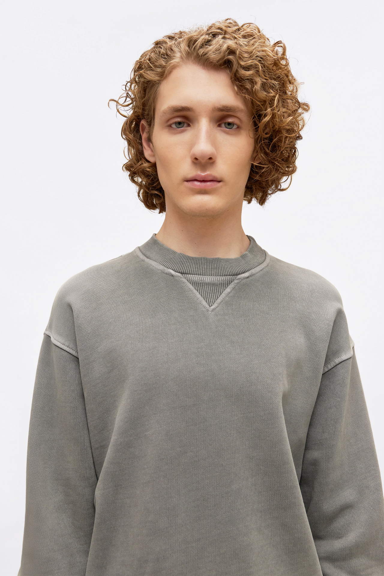 Contrast Layer Detailed Sweatshirt