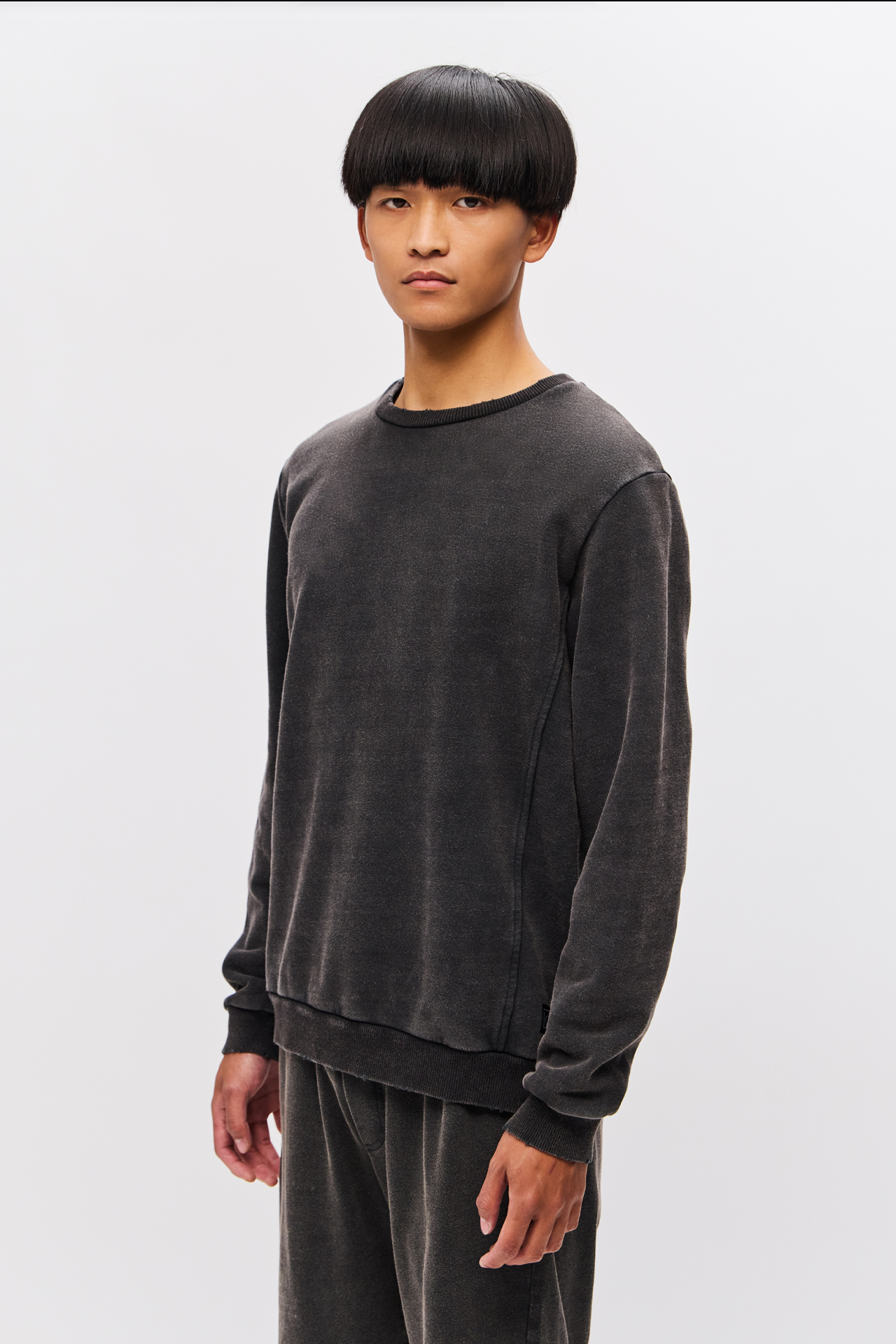 REGULAR CREWNECK WITH DESTROYS
