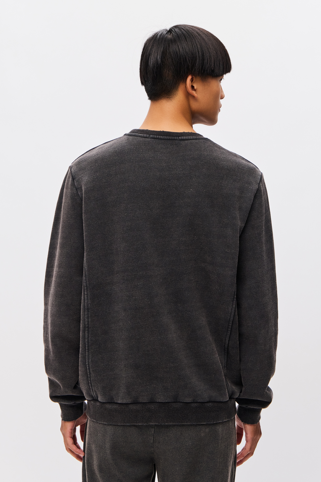 REGULAR CREWNECK WITH DESTROYS
