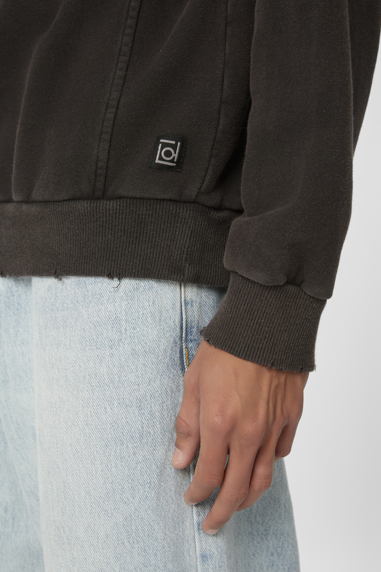 REGULAR CREWNECK WITH DESTROYS