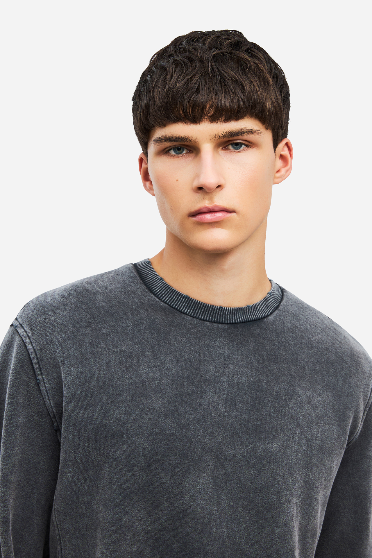 REGULAR CREWNECK WITH DESTROYS