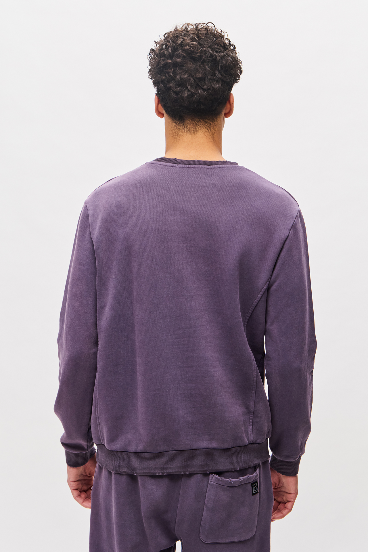 REGULAR CREWNECK WITH DESTROYS