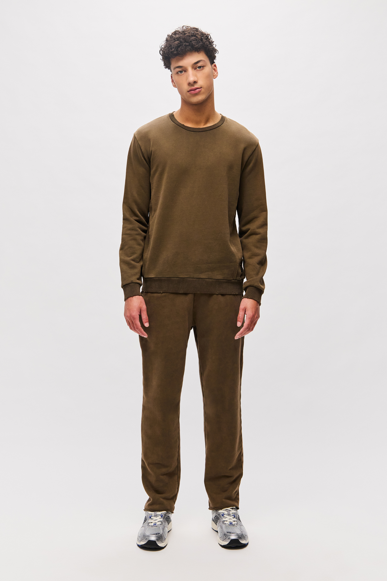 REGULAR CREWNECK WITH DESTROYS