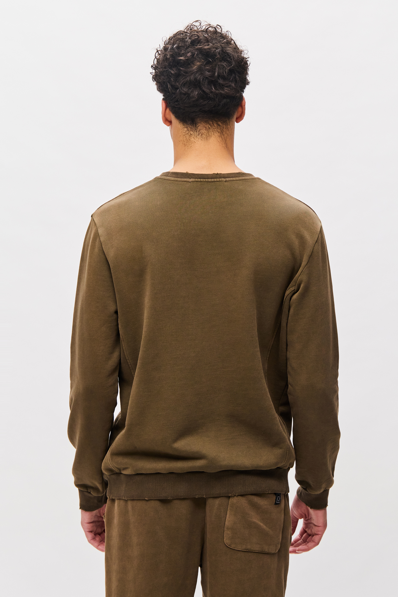 REGULAR CREWNECK WITH DESTROYS