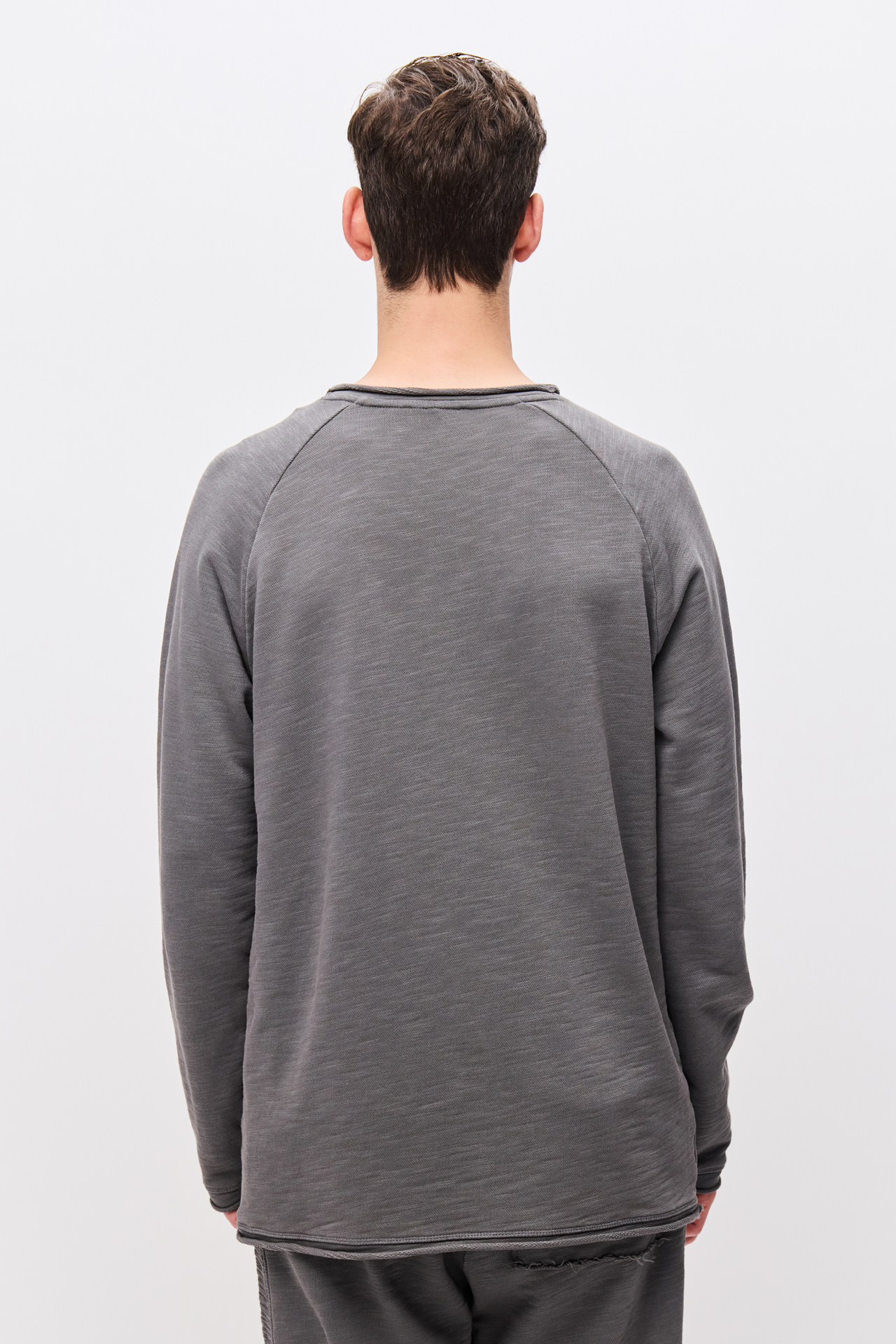 RAGLAN CREWNECK WITH RAW EDGES