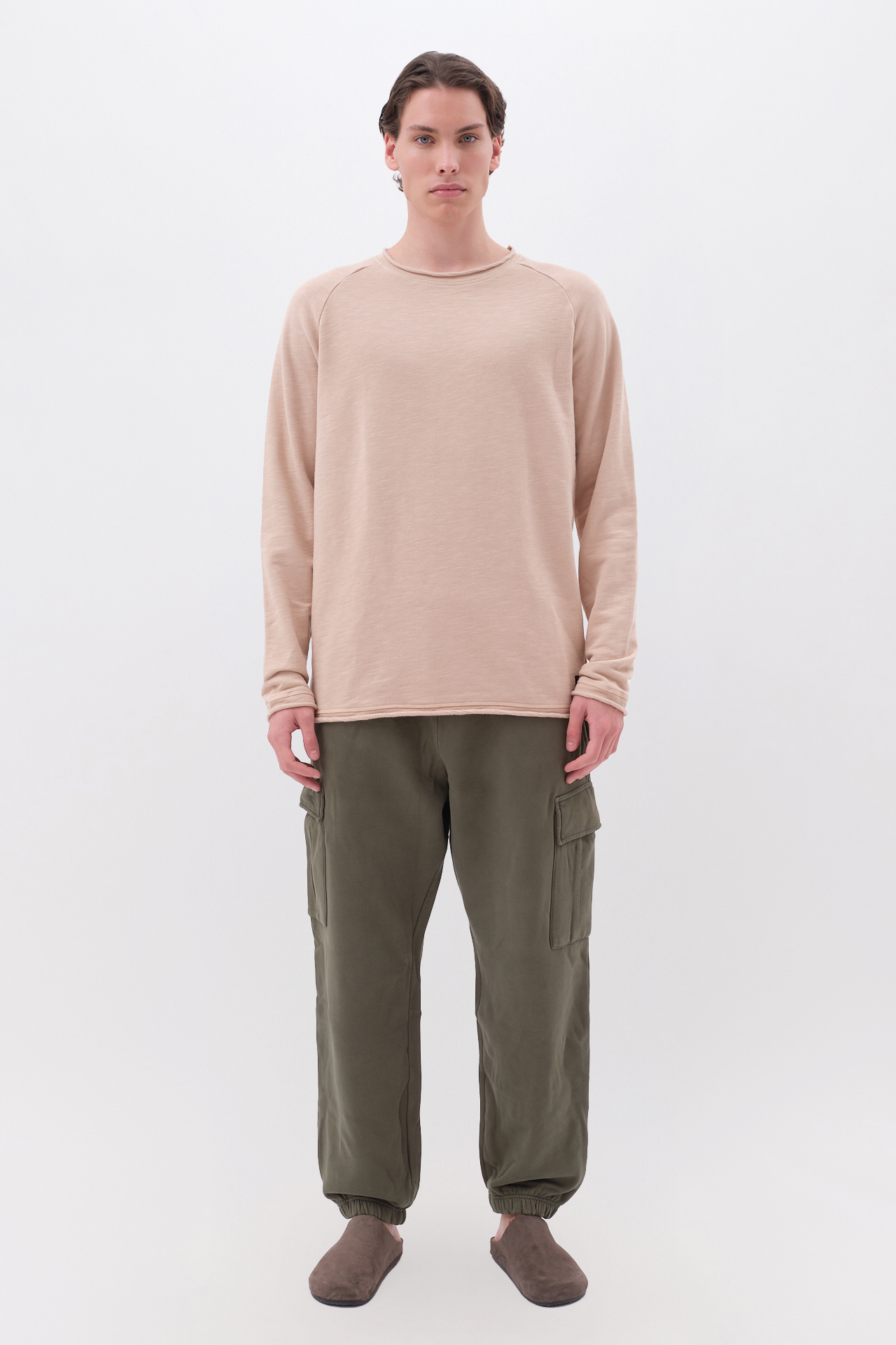 RAGLAN CREWNECK WITH RAW EDGES