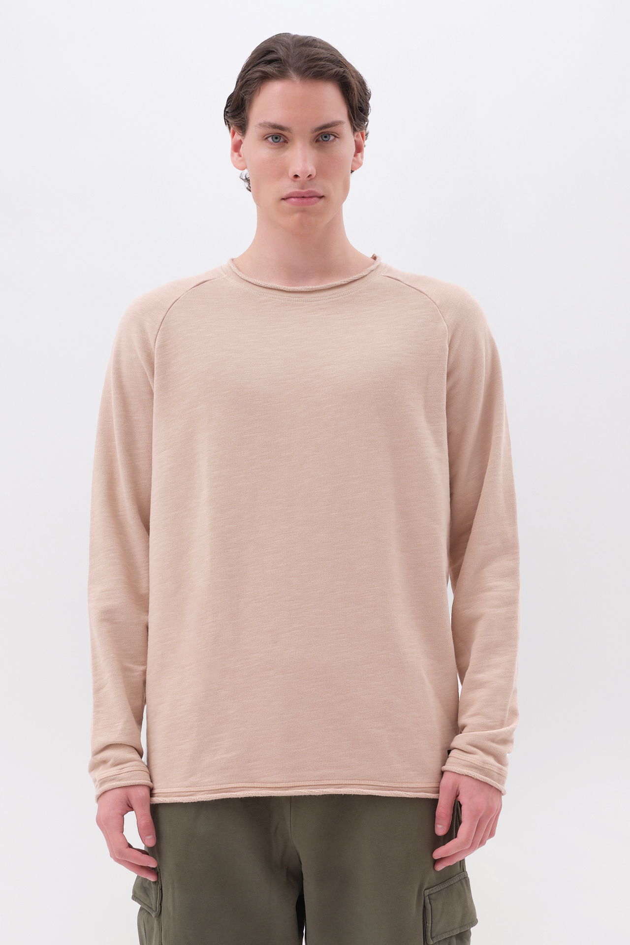 RAGLAN CREWNECK WITH RAW EDGES