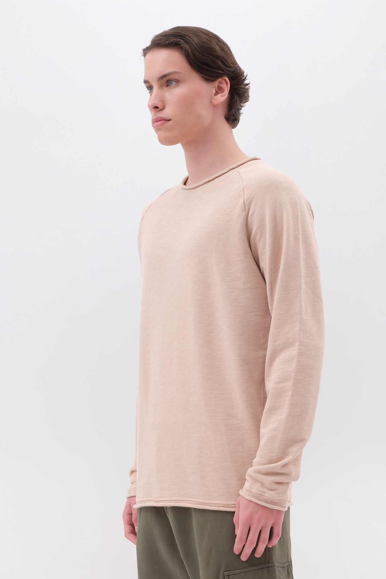 RAGLAN CREWNECK WITH RAW EDGES