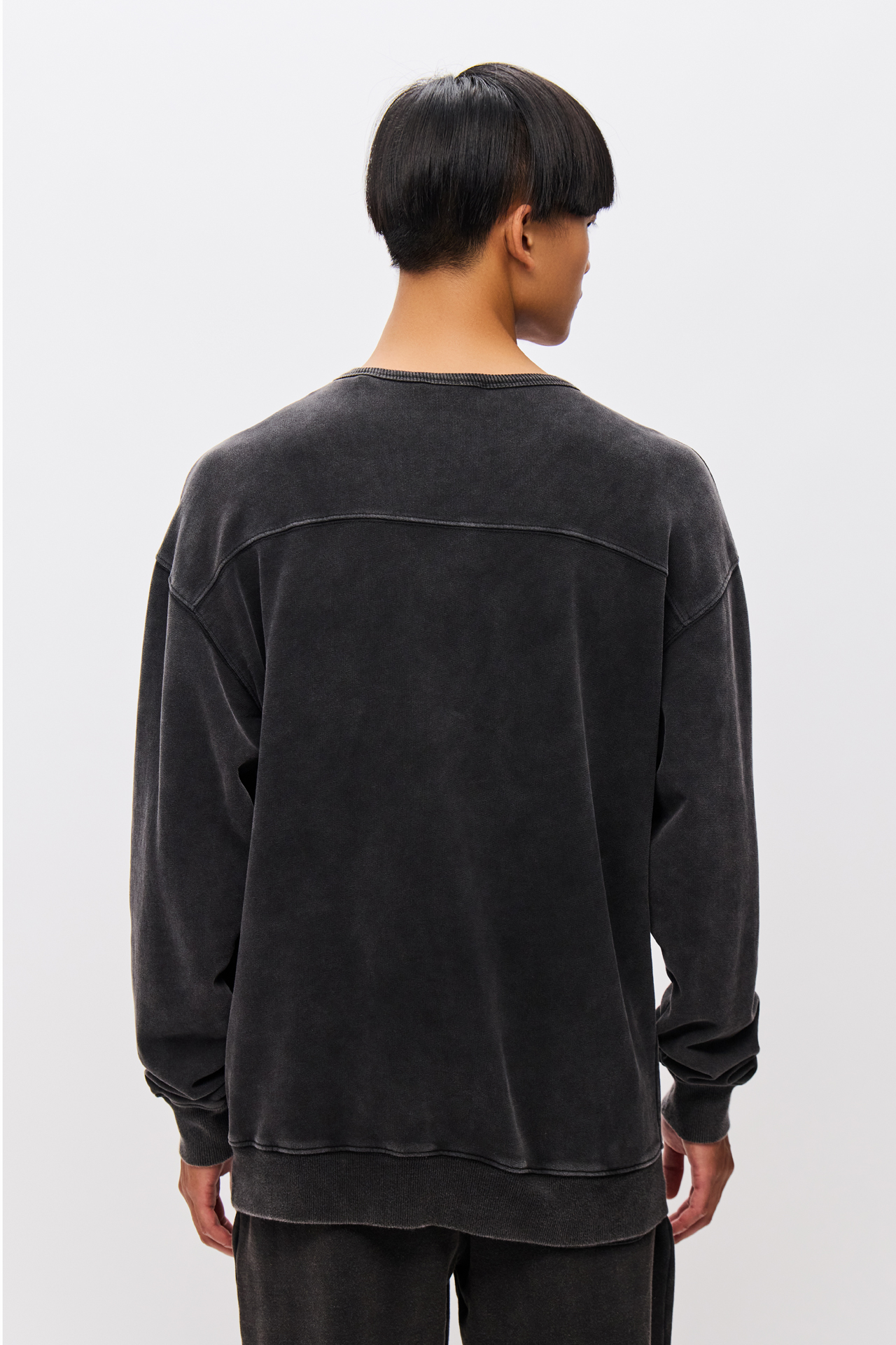 CLASSIC CREWNECK