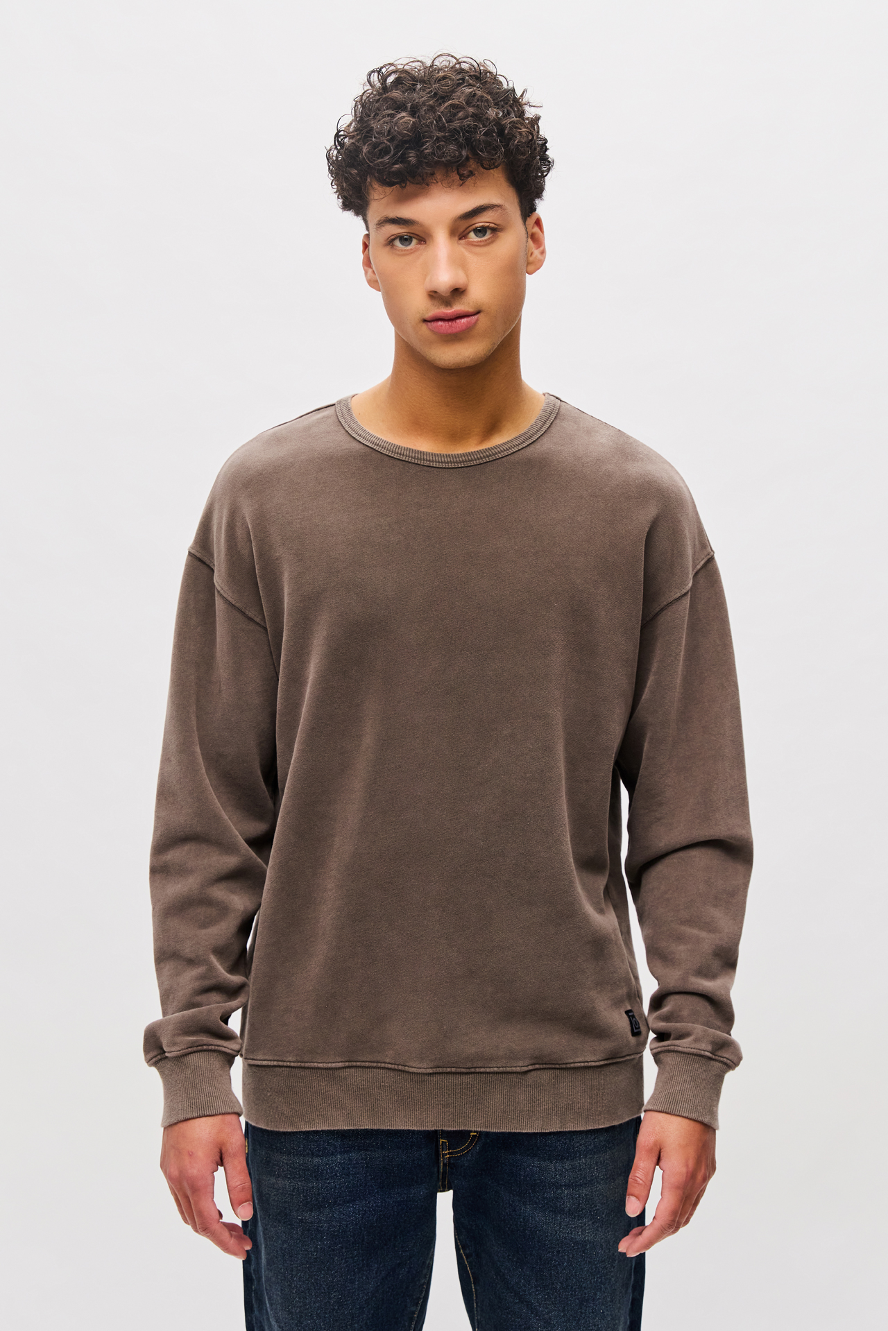 CLASSIC CREWNECK