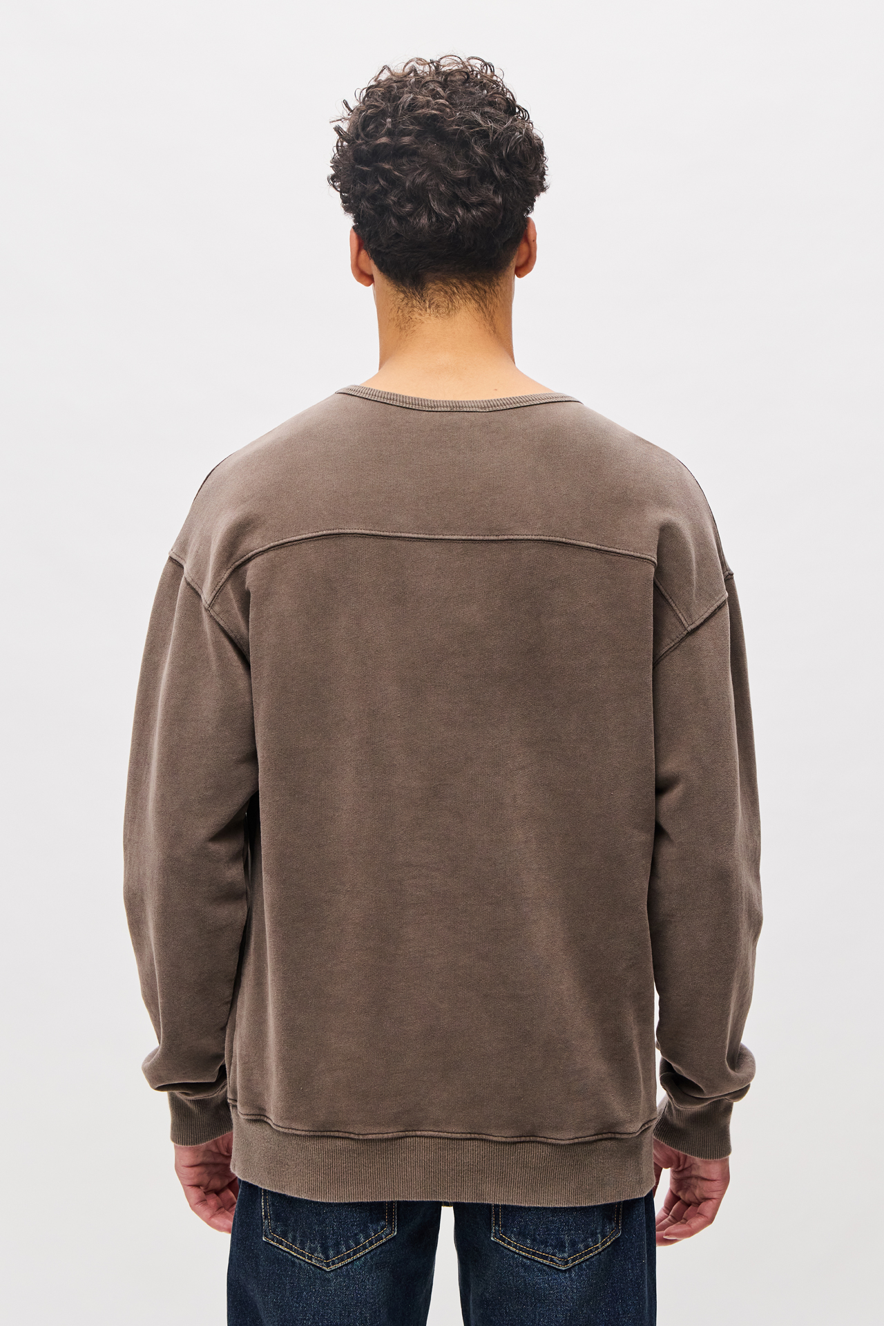 CLASSIC CREWNECK