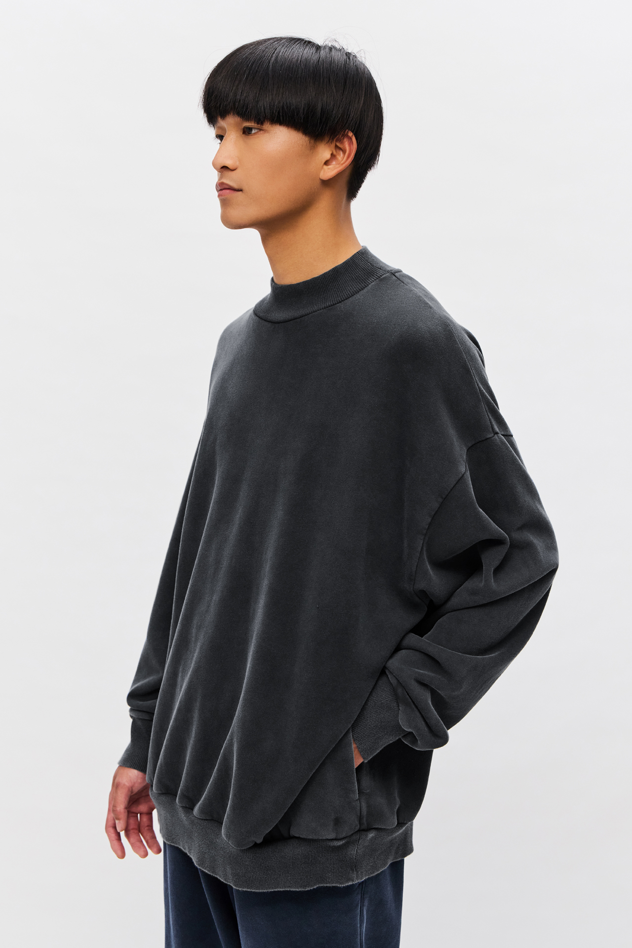 OVERSIZED RIBBED CREWNECK