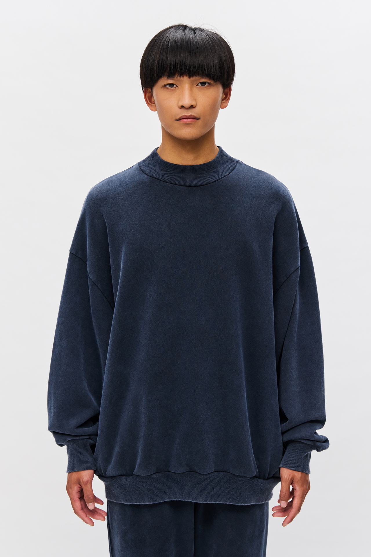 OVERSIZED RIBBED CREWNECK