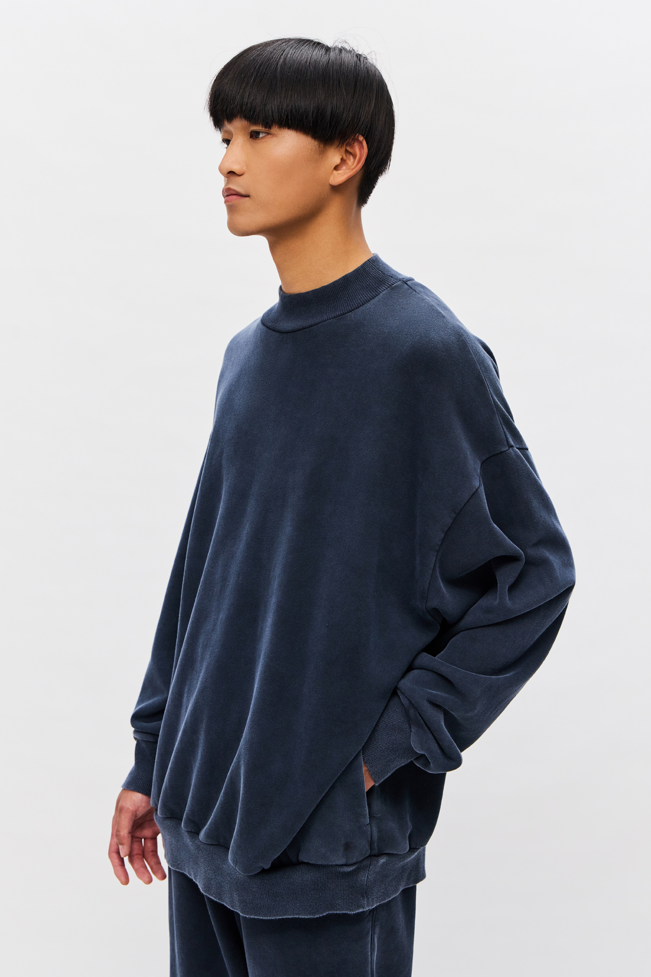 OVERSIZED RIBBED CREWNECK