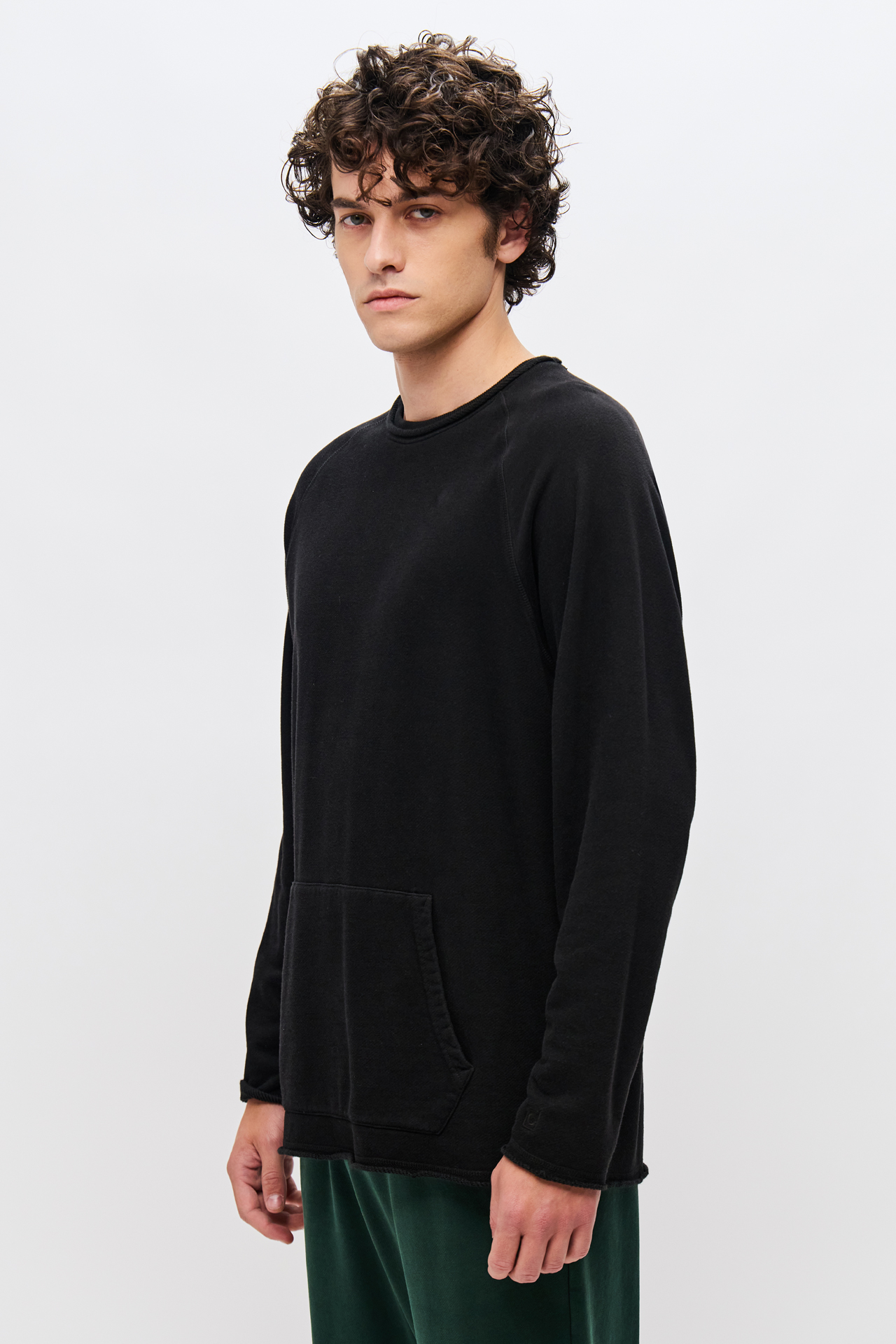 RAGLAN CREWNECK WITH RAW EDGES