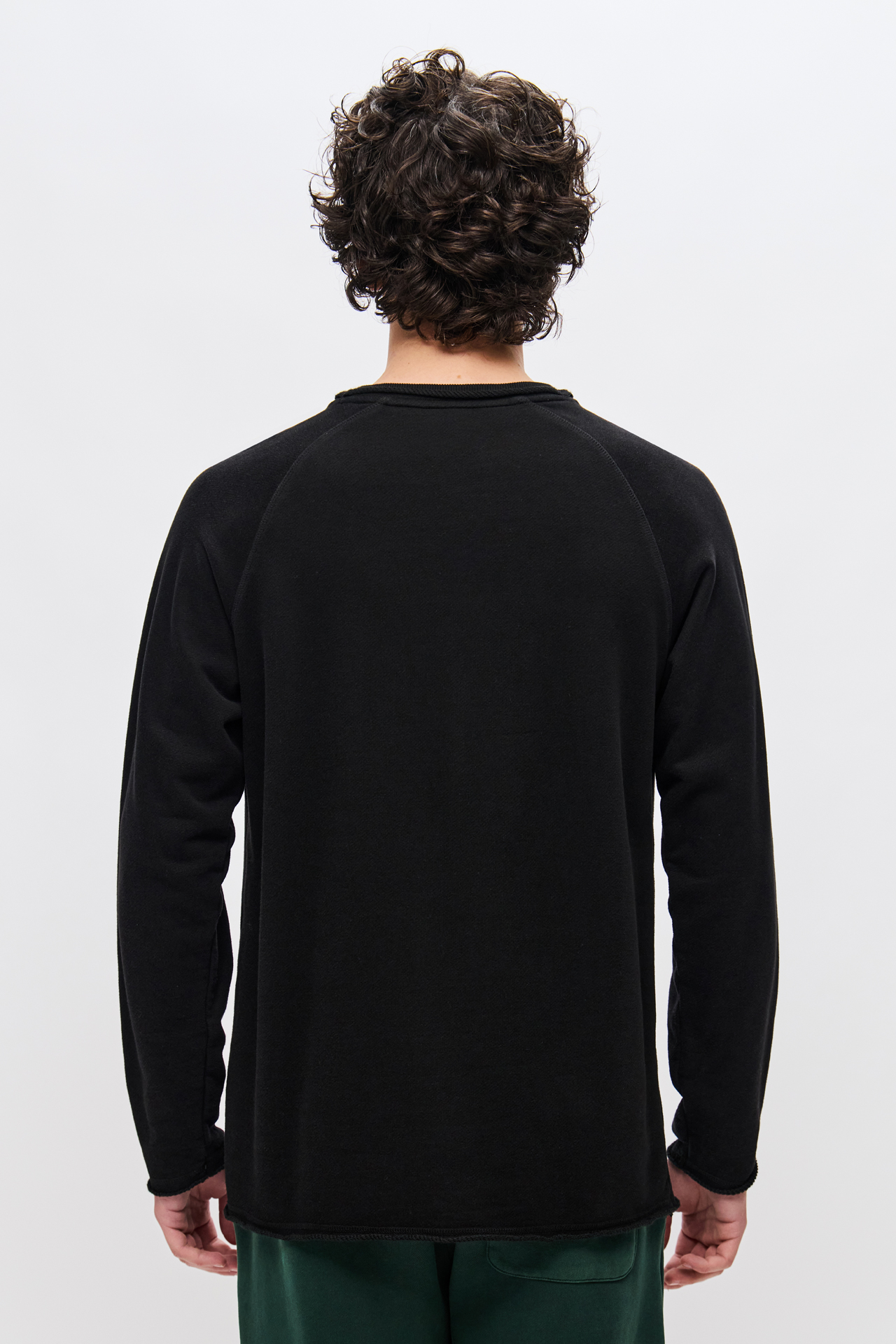RAGLAN CREWNECK WITH RAW EDGES