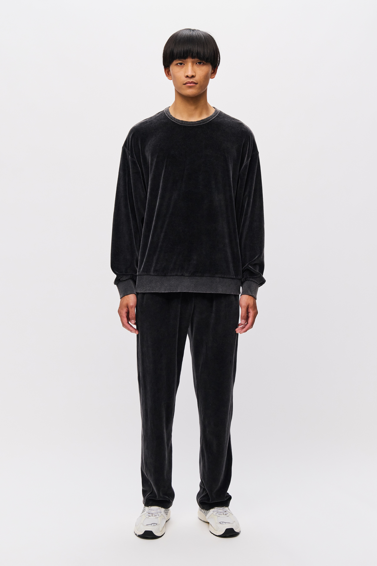 OVERSIZED VELVET CREWNECK