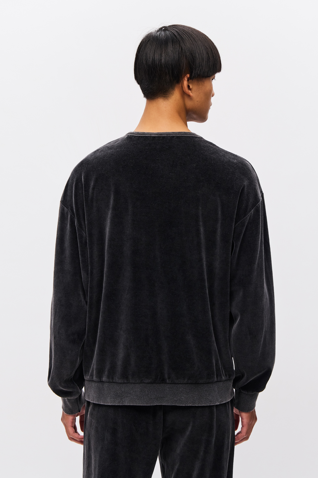 OVERSIZED VELVET CREWNECK