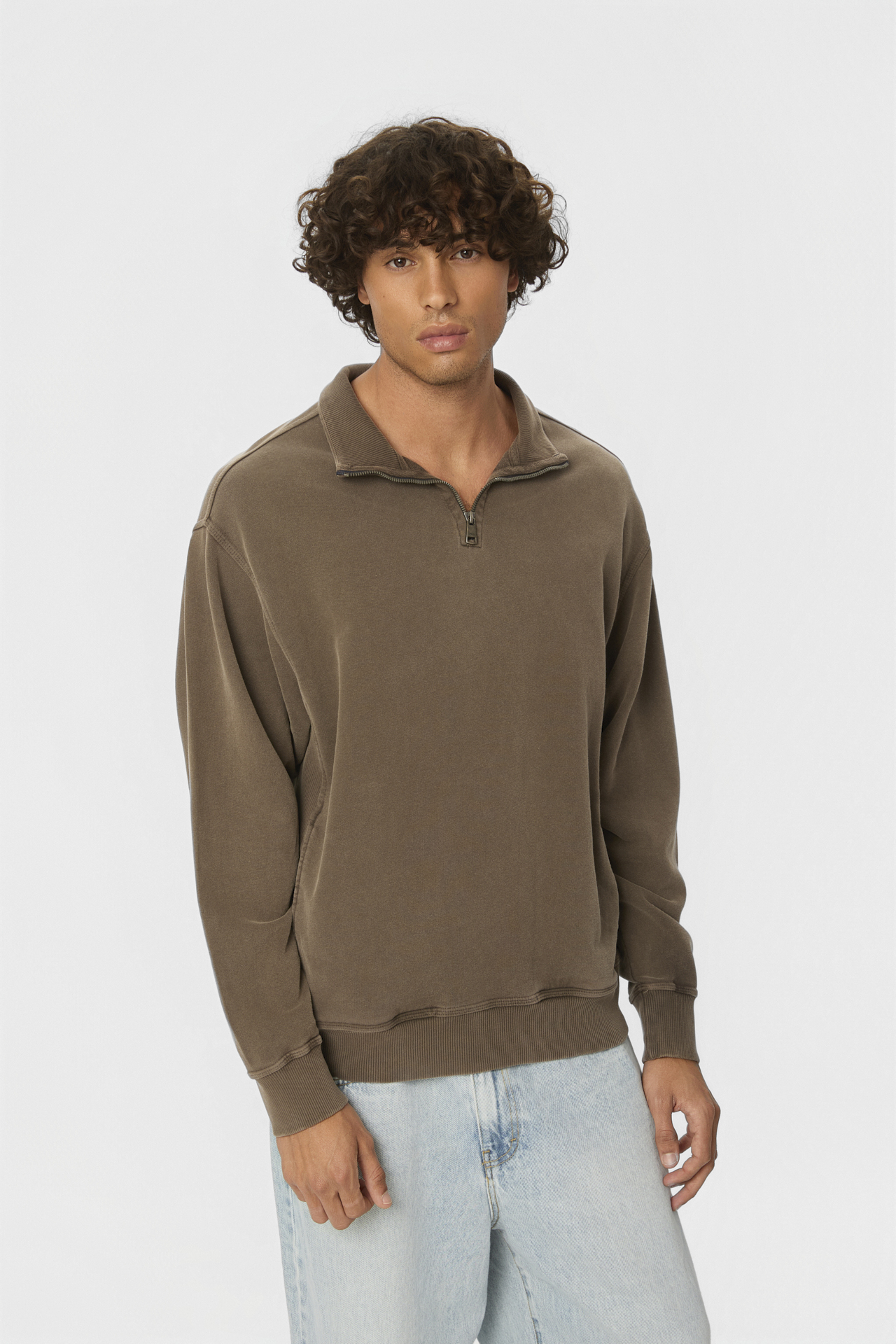 DROPPED SHOULDER HALF-ZIP CREWNECK