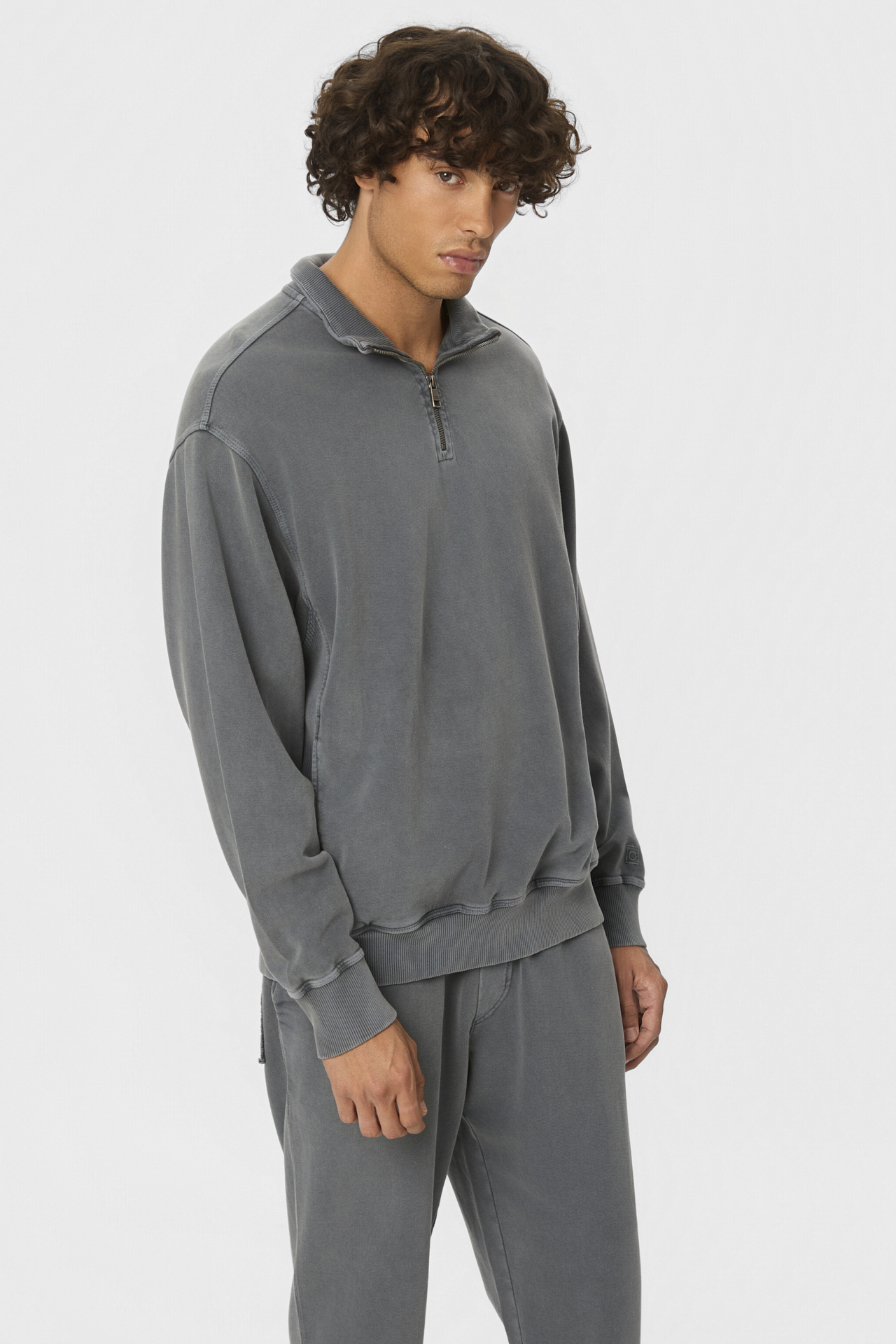 DROPPED SHOULDER HALF-ZIP CREWNECK