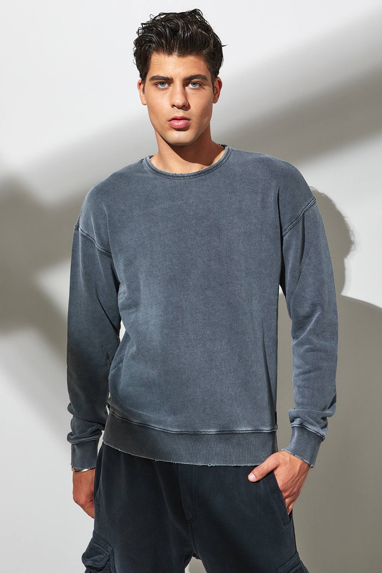 ACID LOOSE KNIT DROP SHOULDER CREW