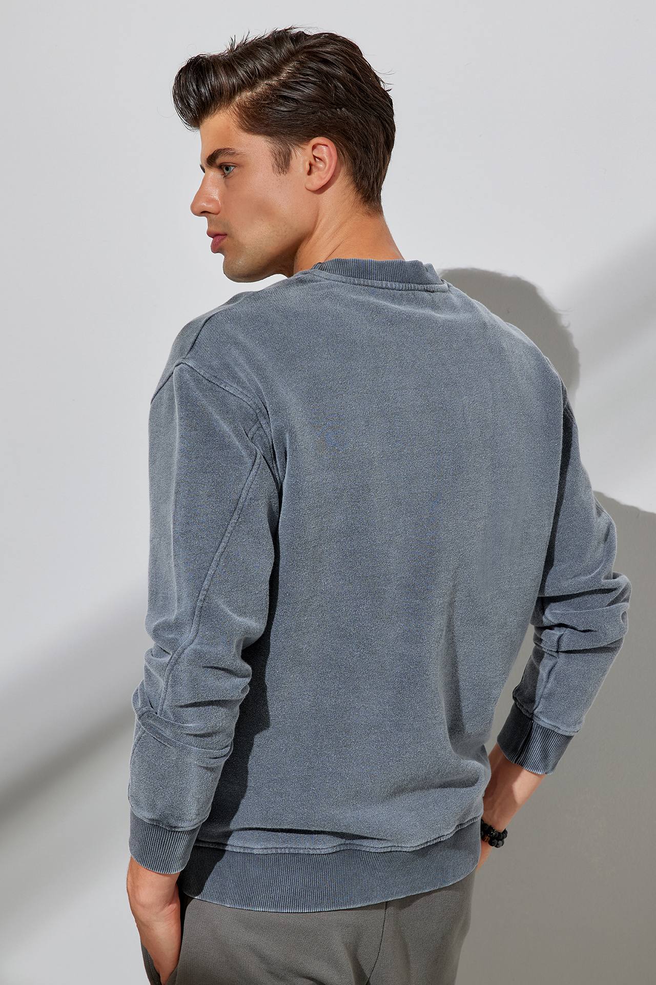 ACID OUTER ARM-SEAM ACID CREW