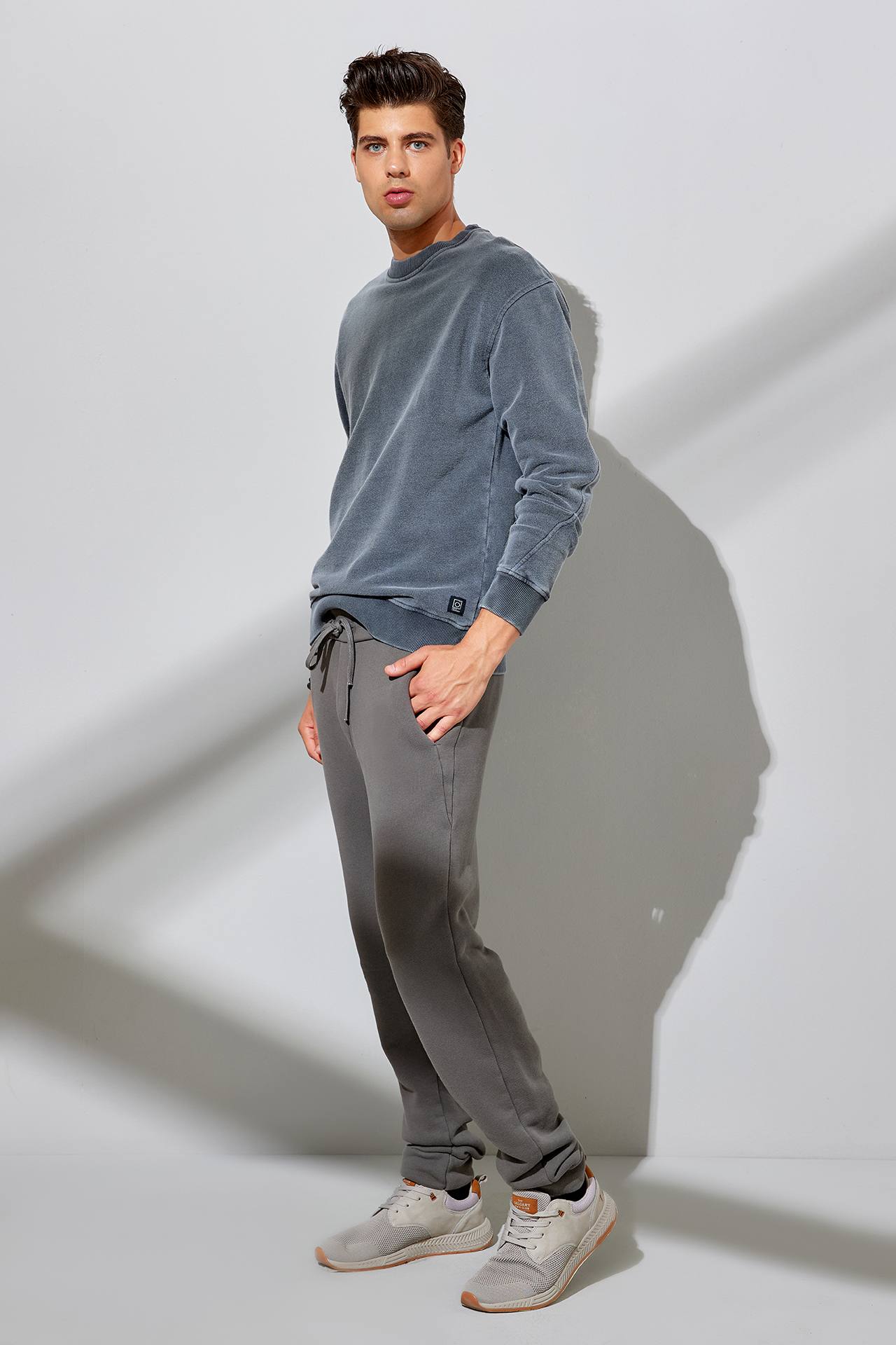 ACID OUTER ARM-SEAM ACID CREW