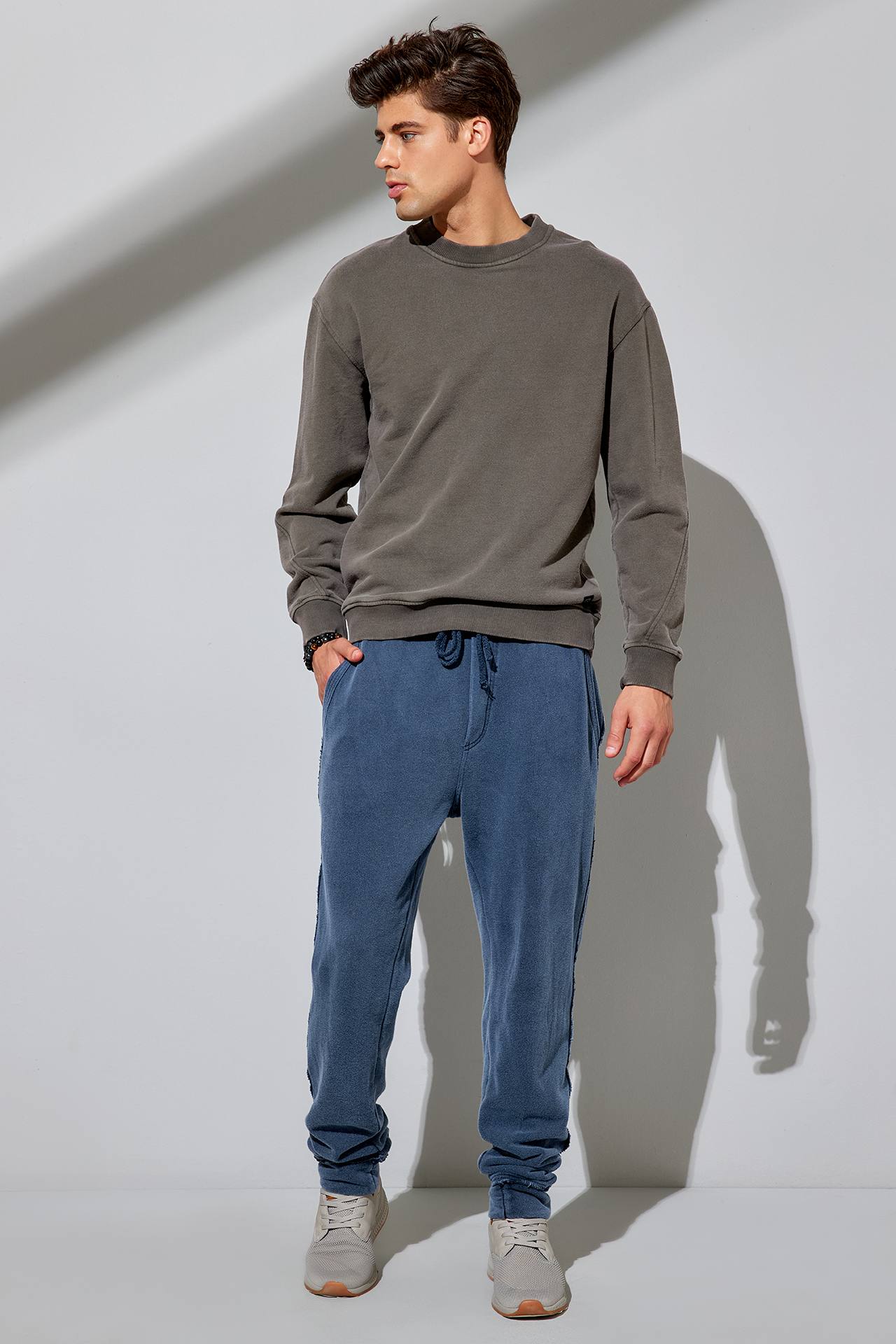 ACID OUTER ARM-SEAM ACID CREW