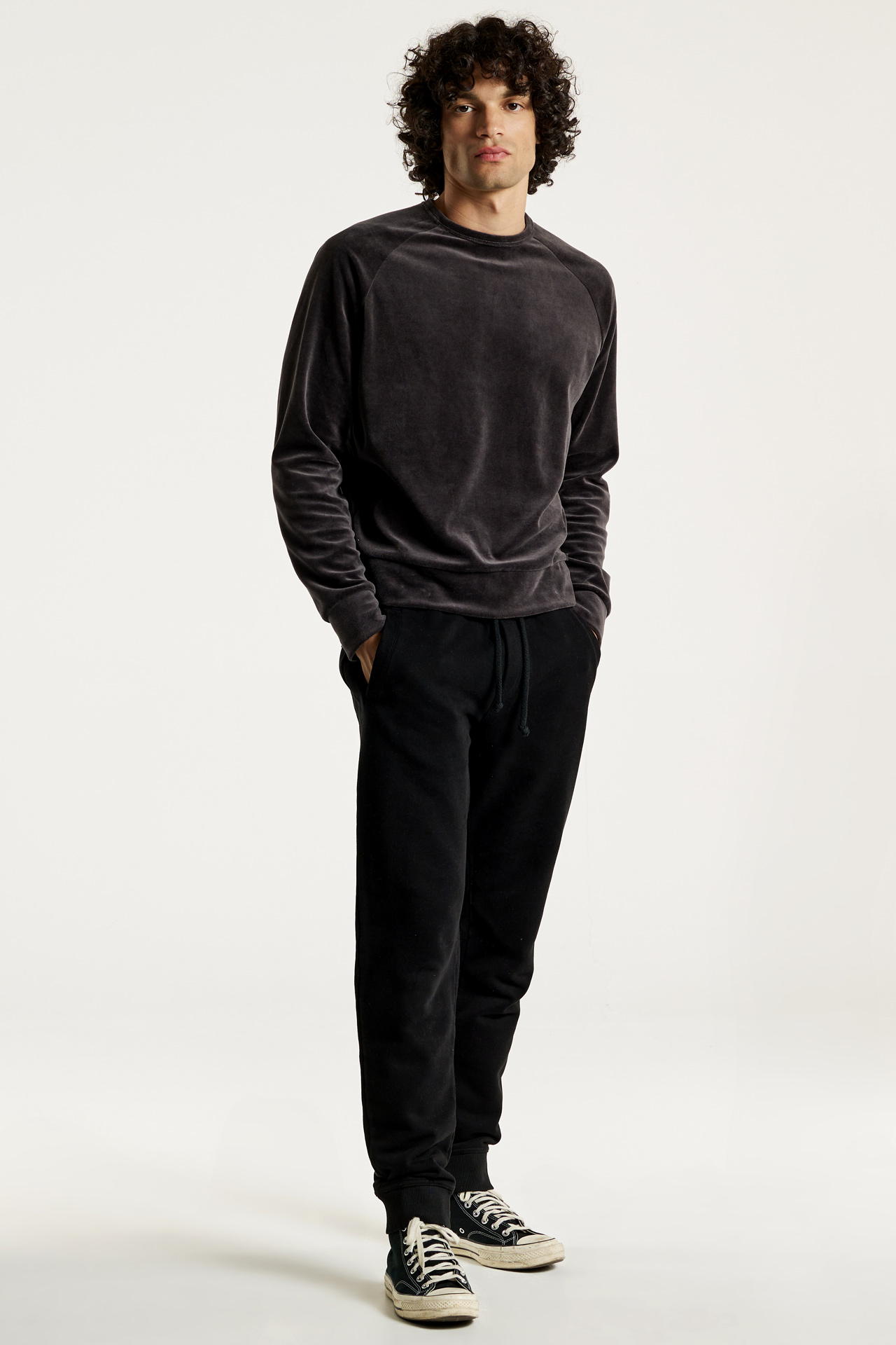 Regular Fit Velvet Crewneck