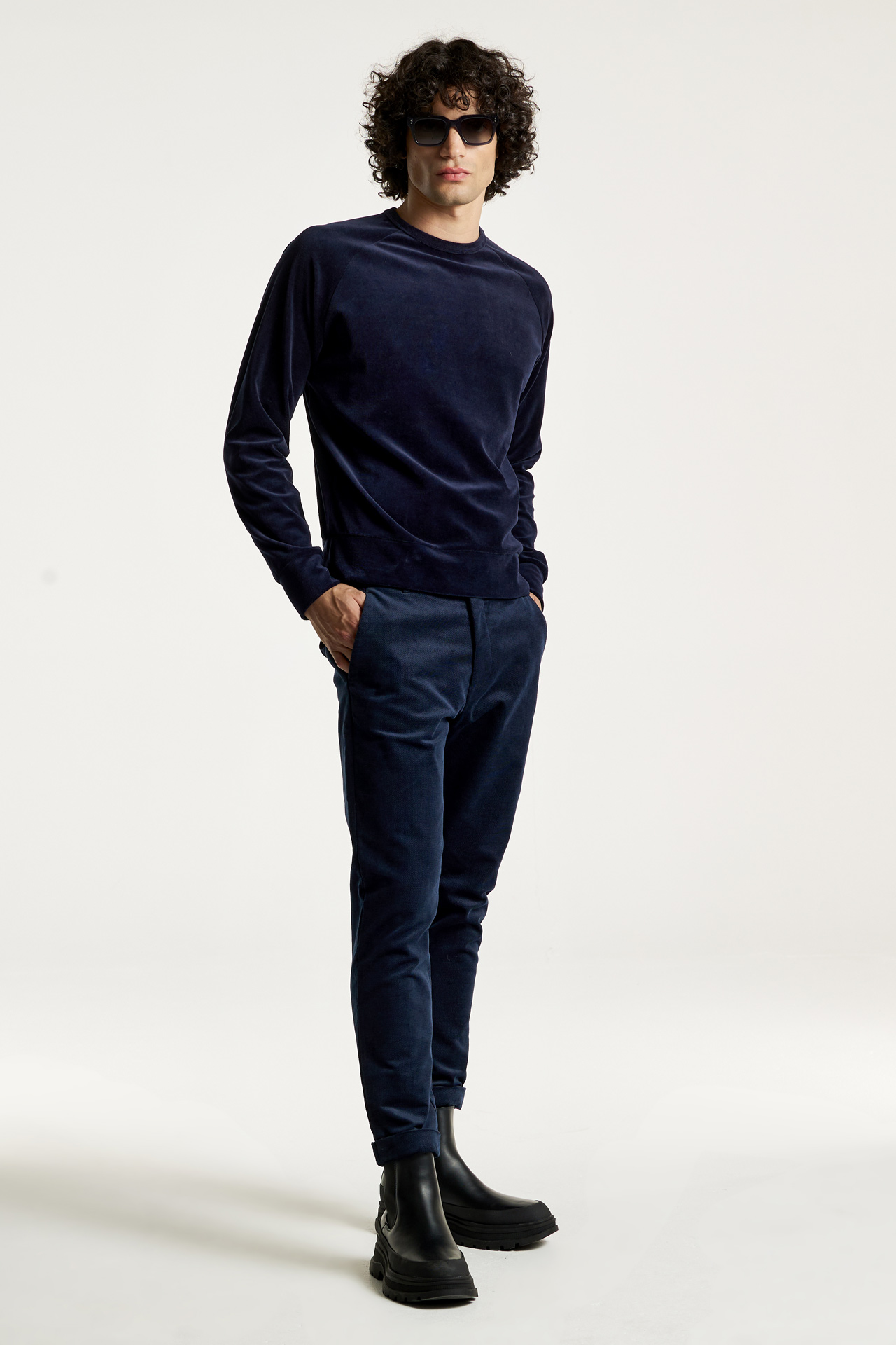 Regular Fit Velvet Crewneck