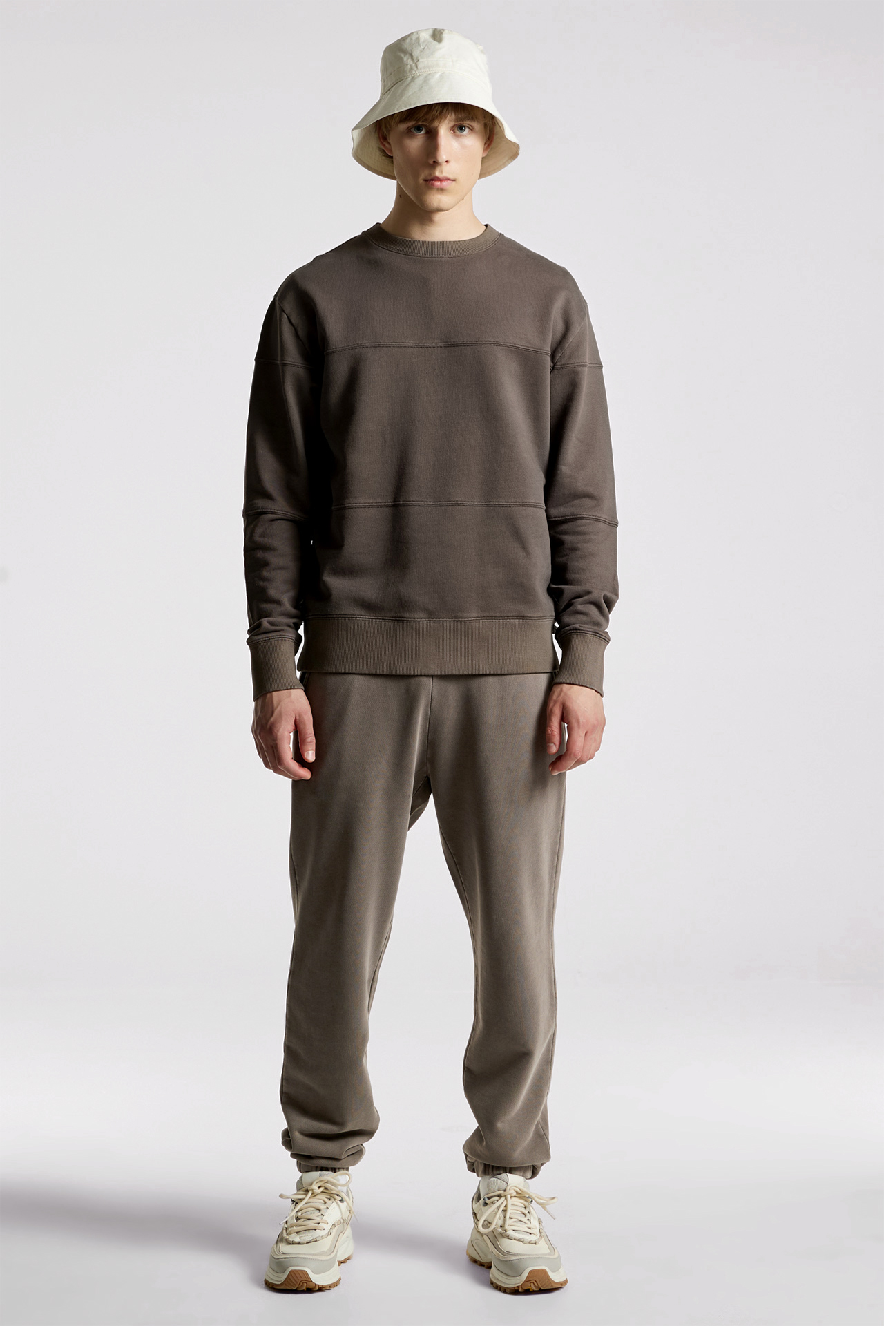 Divided Detailing Sweatshirt