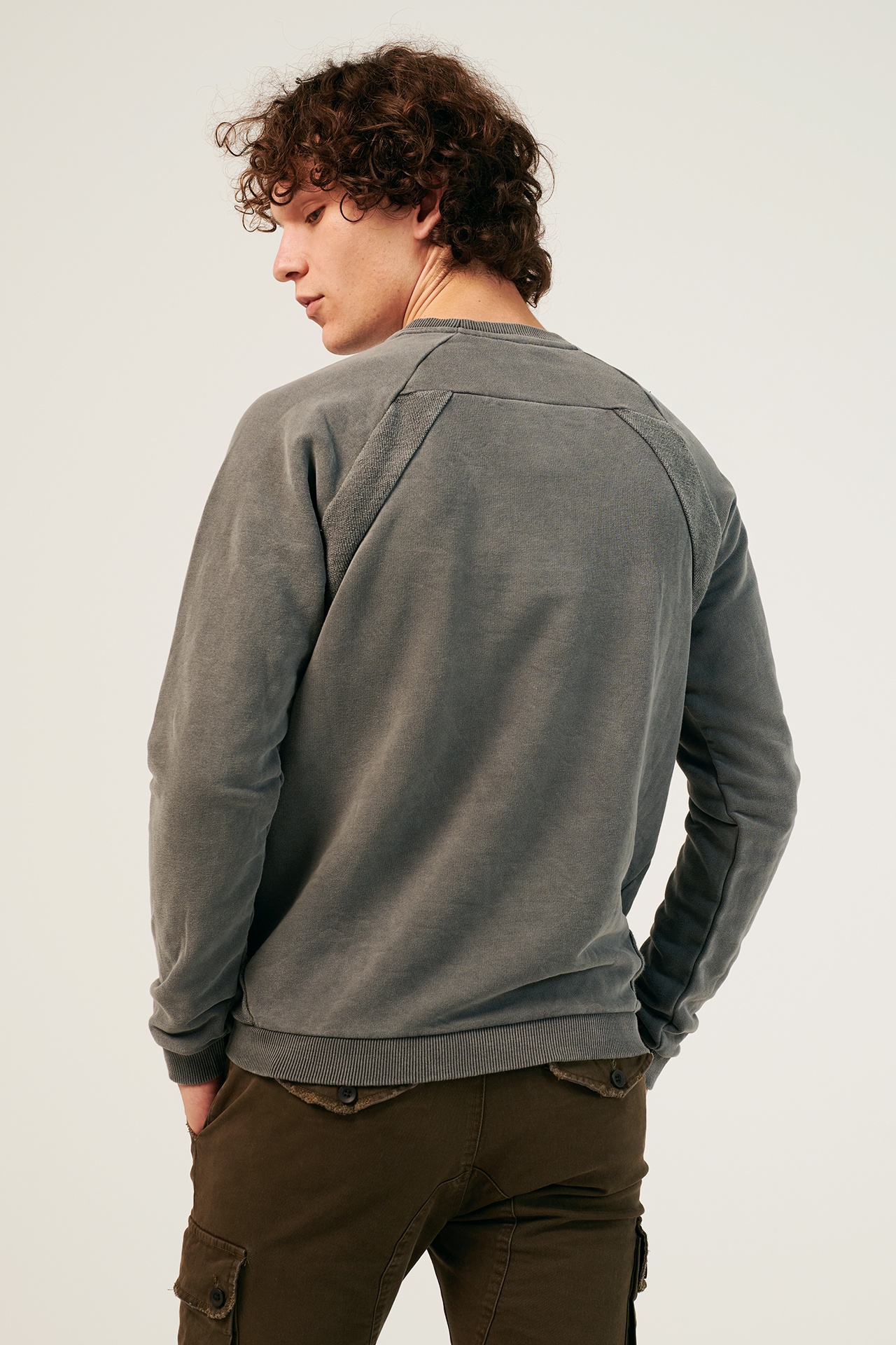 INSIDE OUT RAGLAN CREWNECK