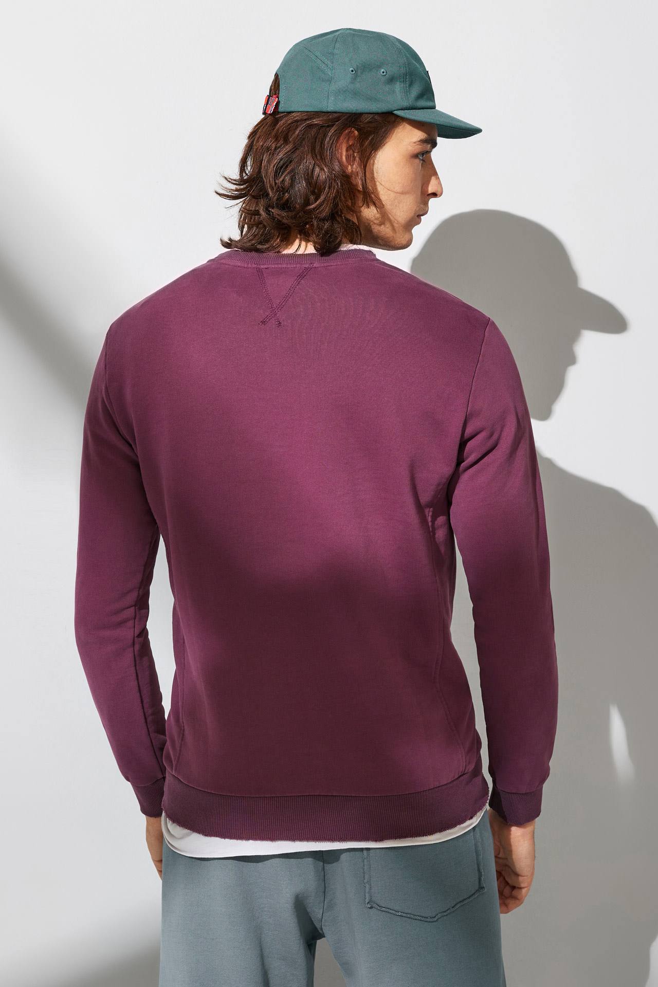 DESTROYED CREWNECK