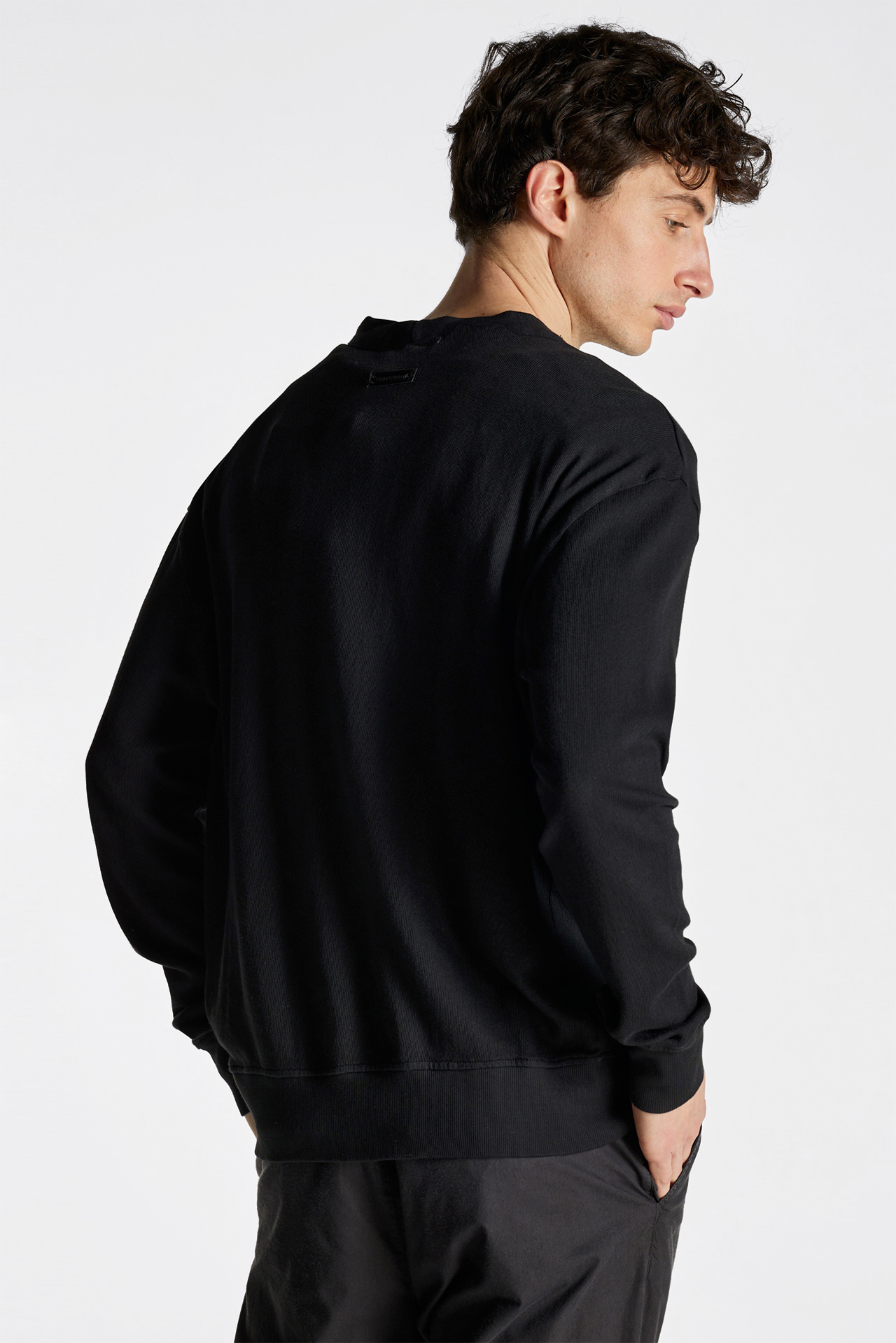 V-Neck Regular Fit Crewneck