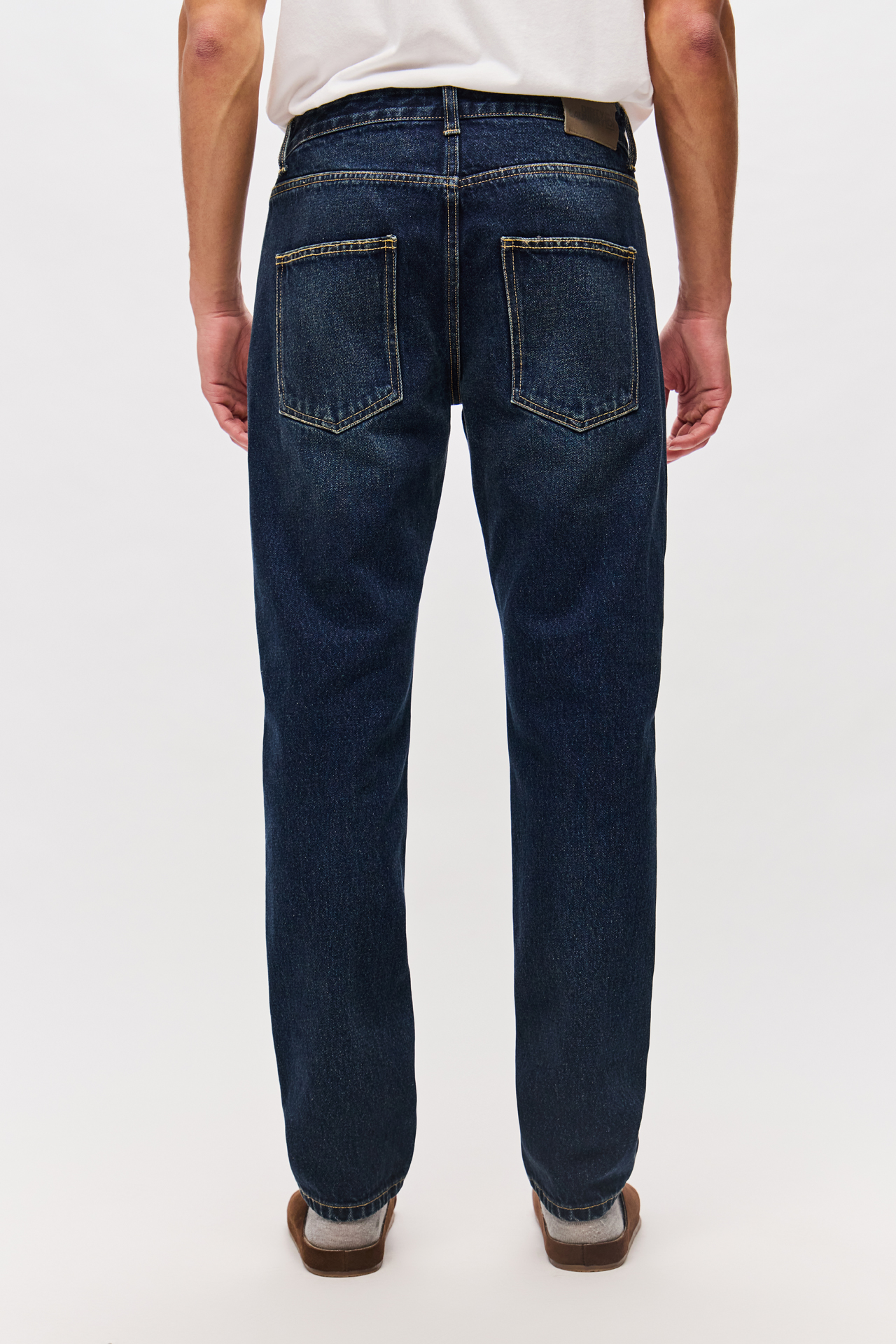 RELAXED STRAIGHT FIT JEANS