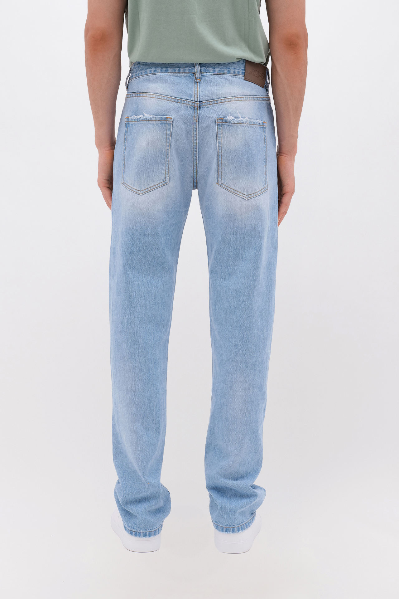 RELAXED STRAIGHT FIT JEANS