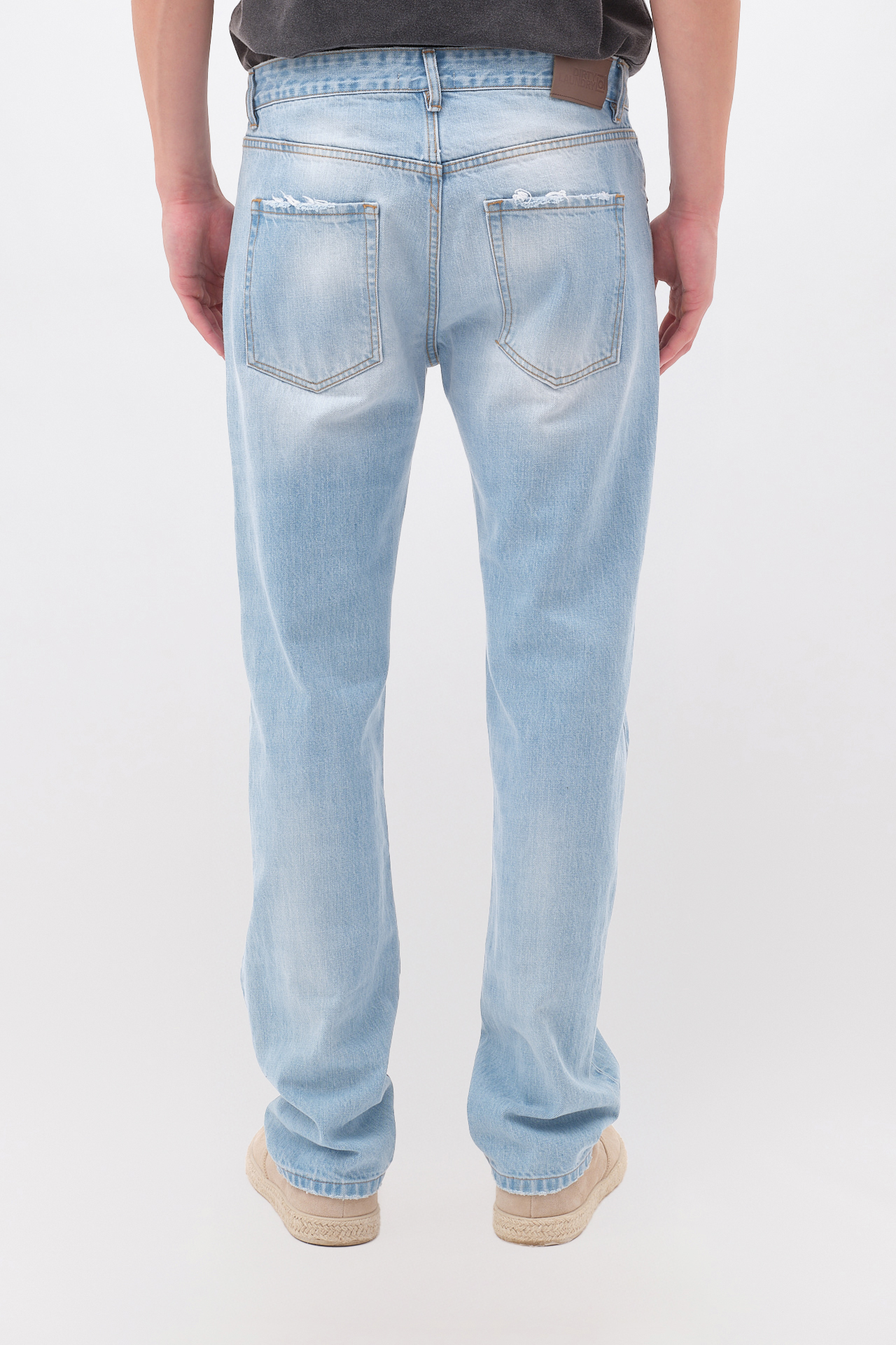 RELAXED STRAIGHT FIT JEANS