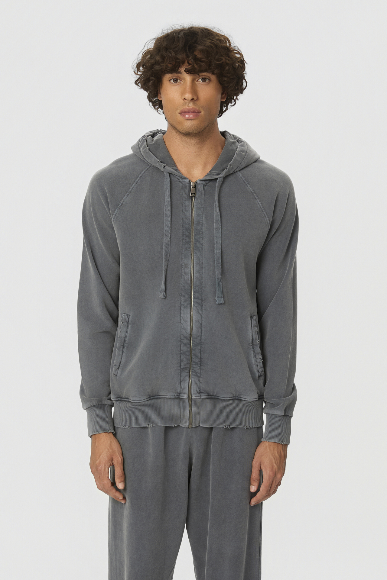 THE RAGLAN FULLZIP