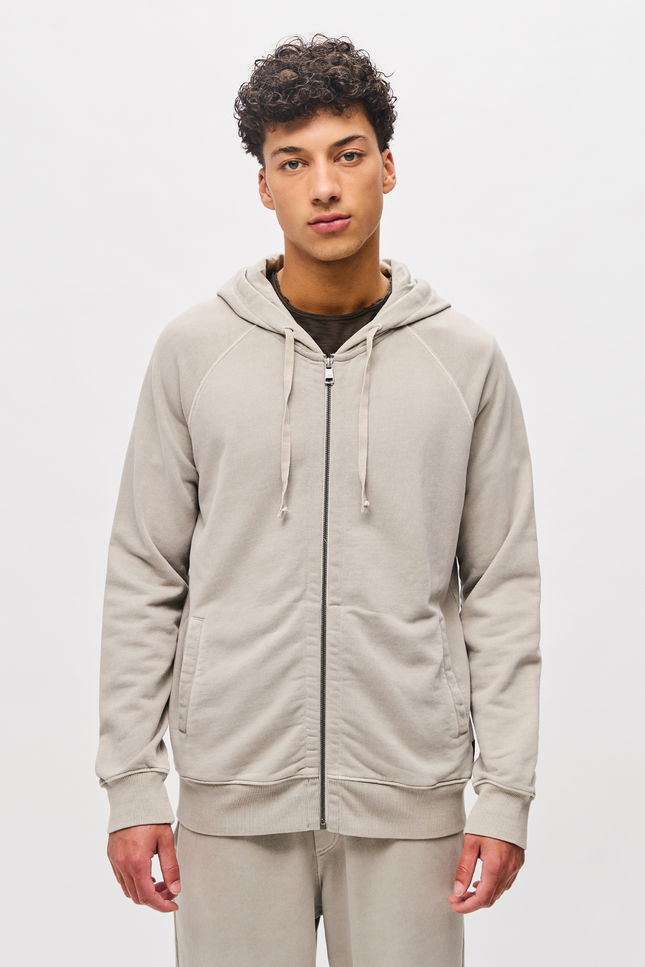 THE RAGLAN FULLZIP