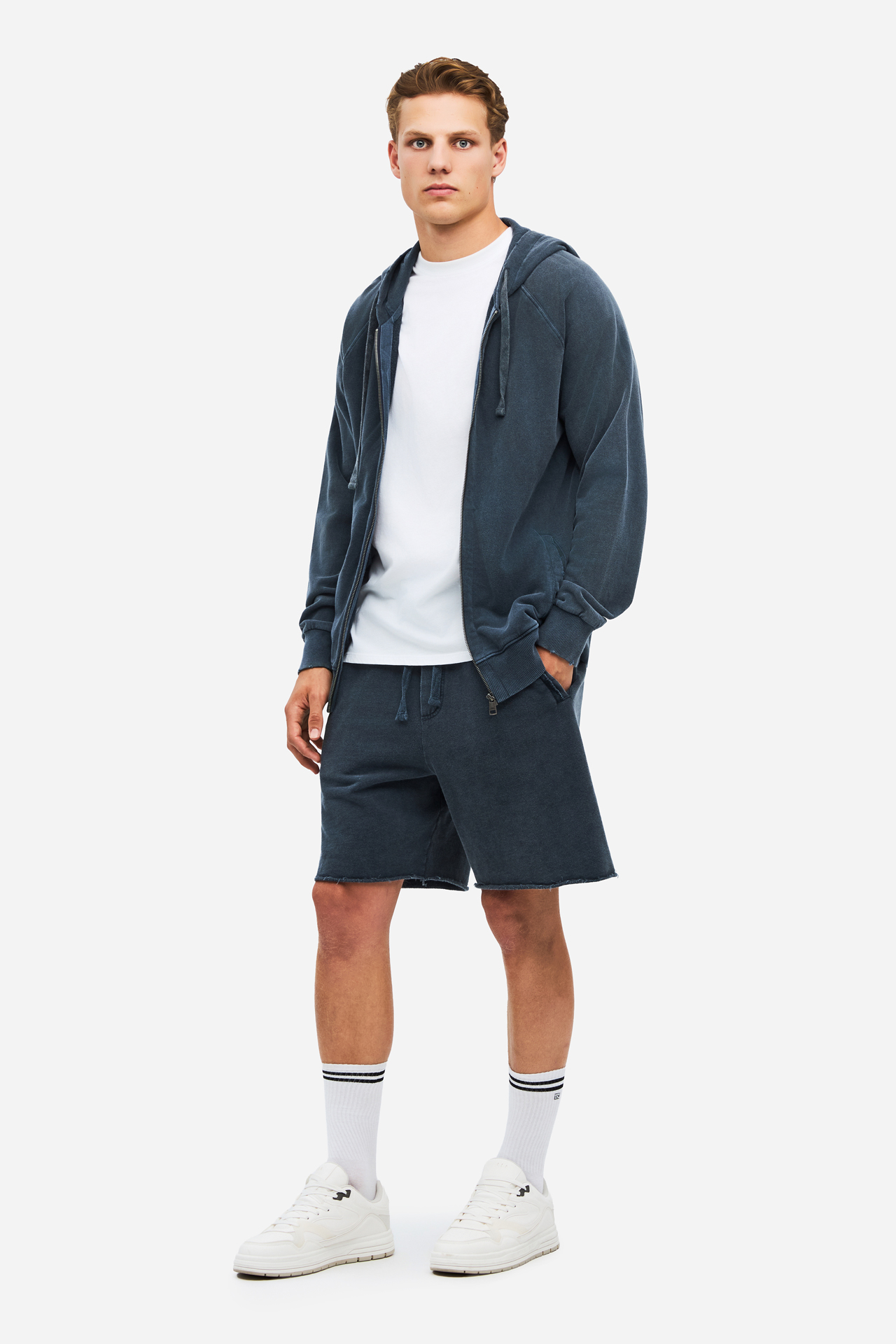 THE RAGLAN FULLZIP