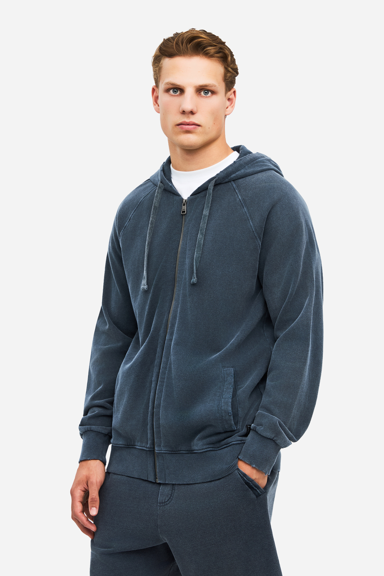 THE RAGLAN FULLZIP