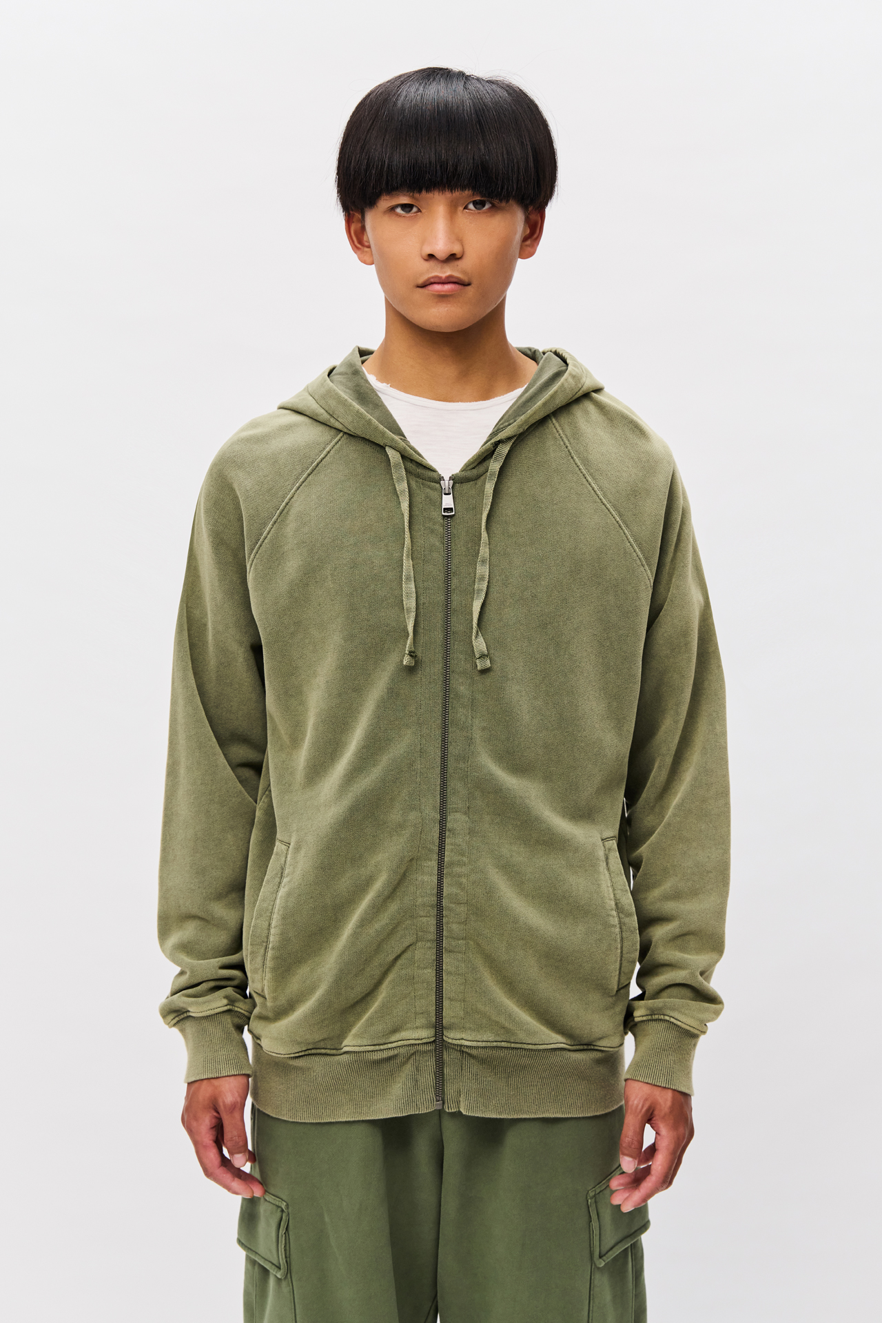 THE RAGLAN FULLZIP